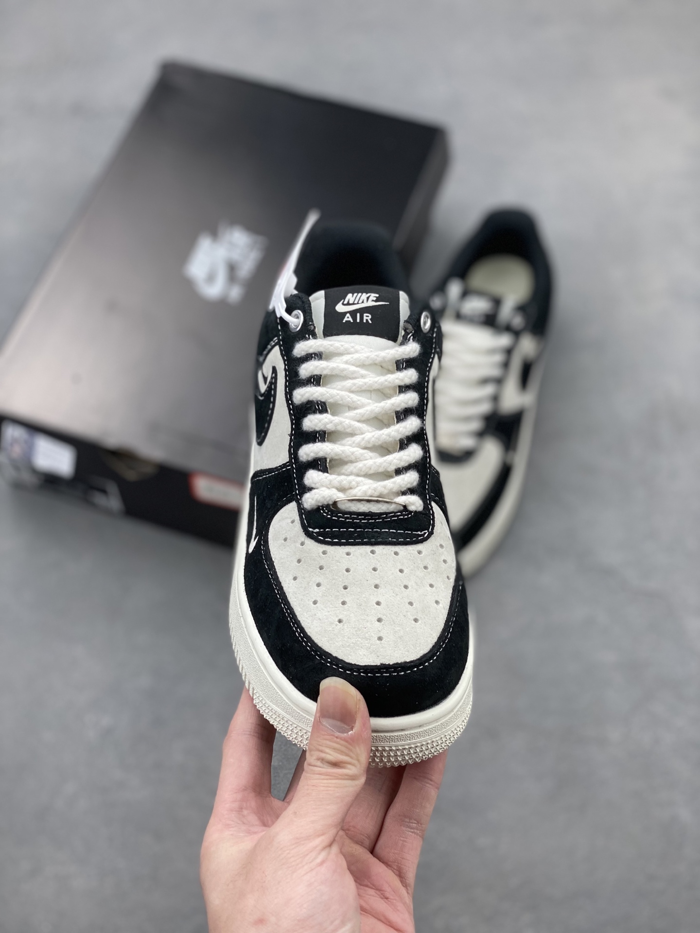 Nike Air Force 1 '07 Low Supreme Collaboration Black/Cream Sneakers 3 i1740758549753 39 0 1