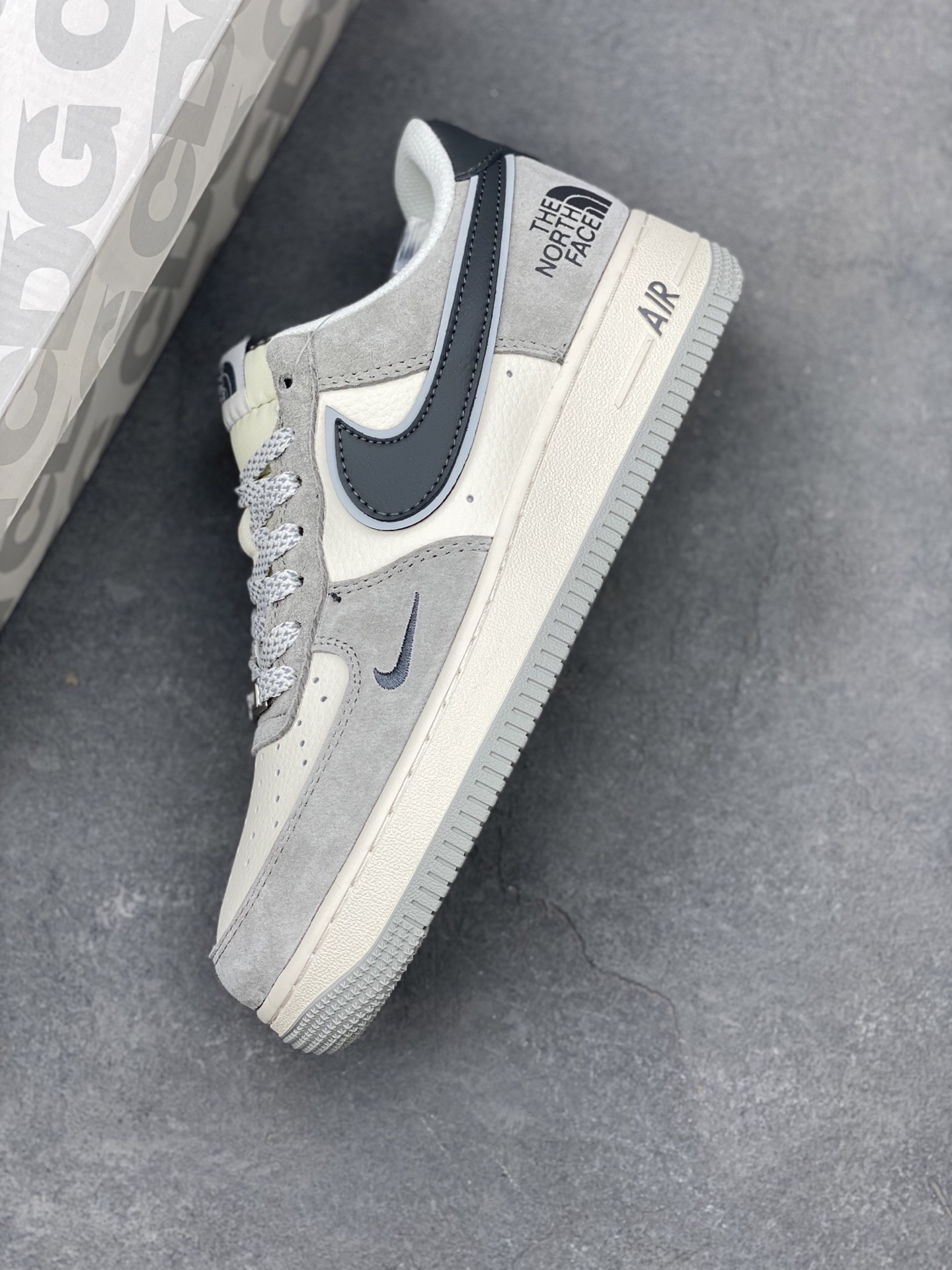 Nike Air Force 1 '07 Low The North Face Sneakers - Limited Edition 8 i1740758635685 1499 0 6