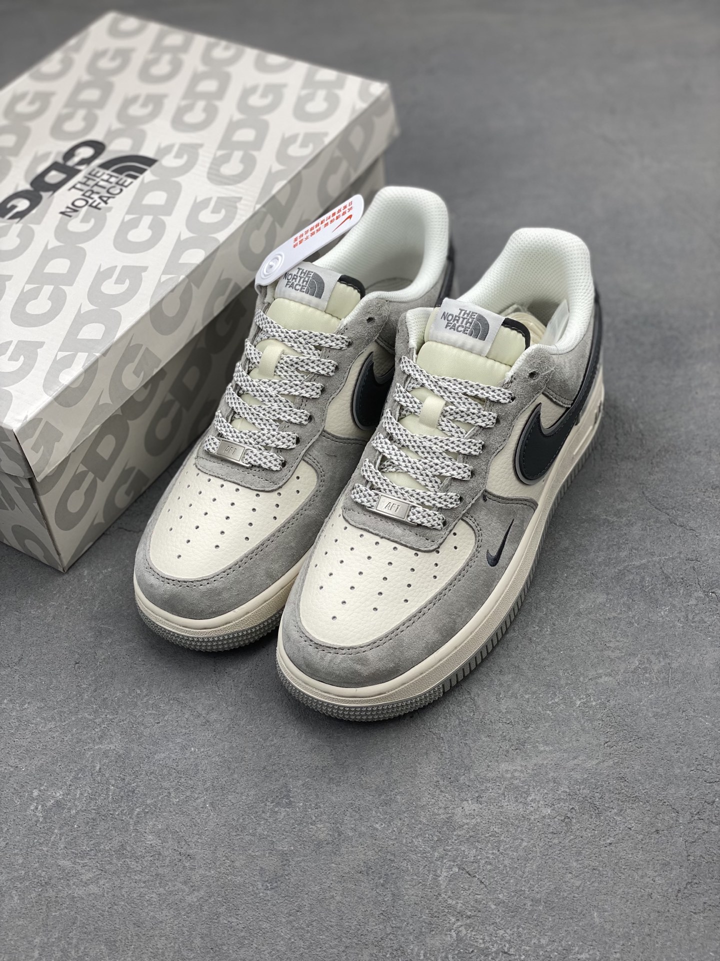 Nike Air Force 1 '07 Low The North Face Sneakers - Limited Edition 9 i1740758644047 1406 0 7