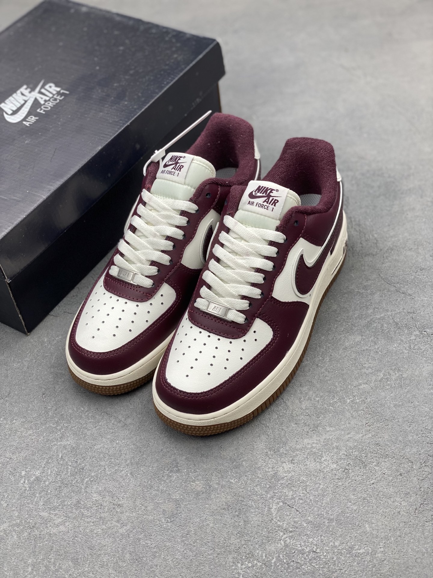 Nike Air Force 1 '07 Maroon/White Edition with Full Air Cushioning 9 i1740758820285 772 0 7