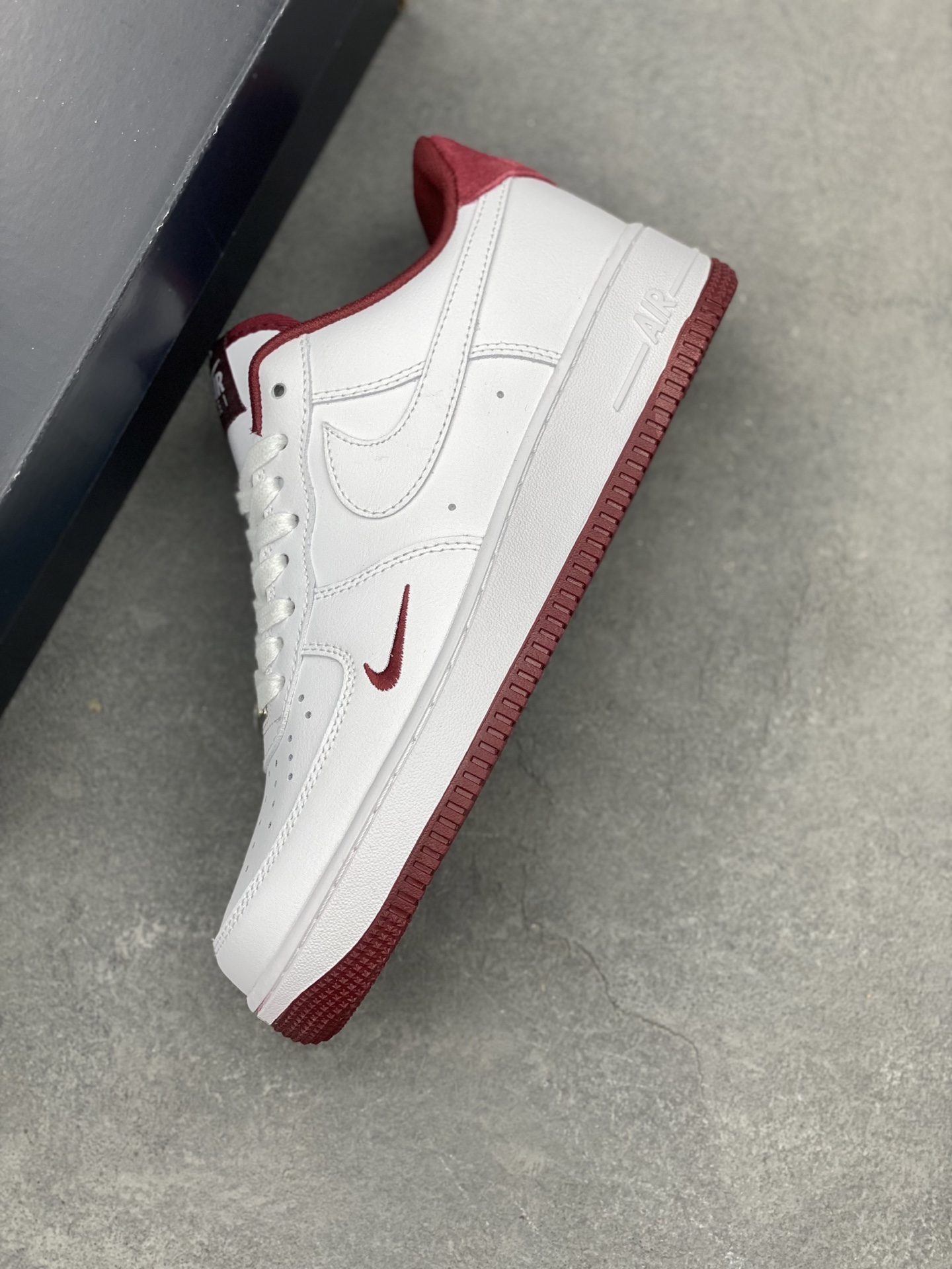 Nike Air Force 1 '07 Low White Burgundy Casual Sneakers HM9483-100 8 i1740846736743 7158 0 6