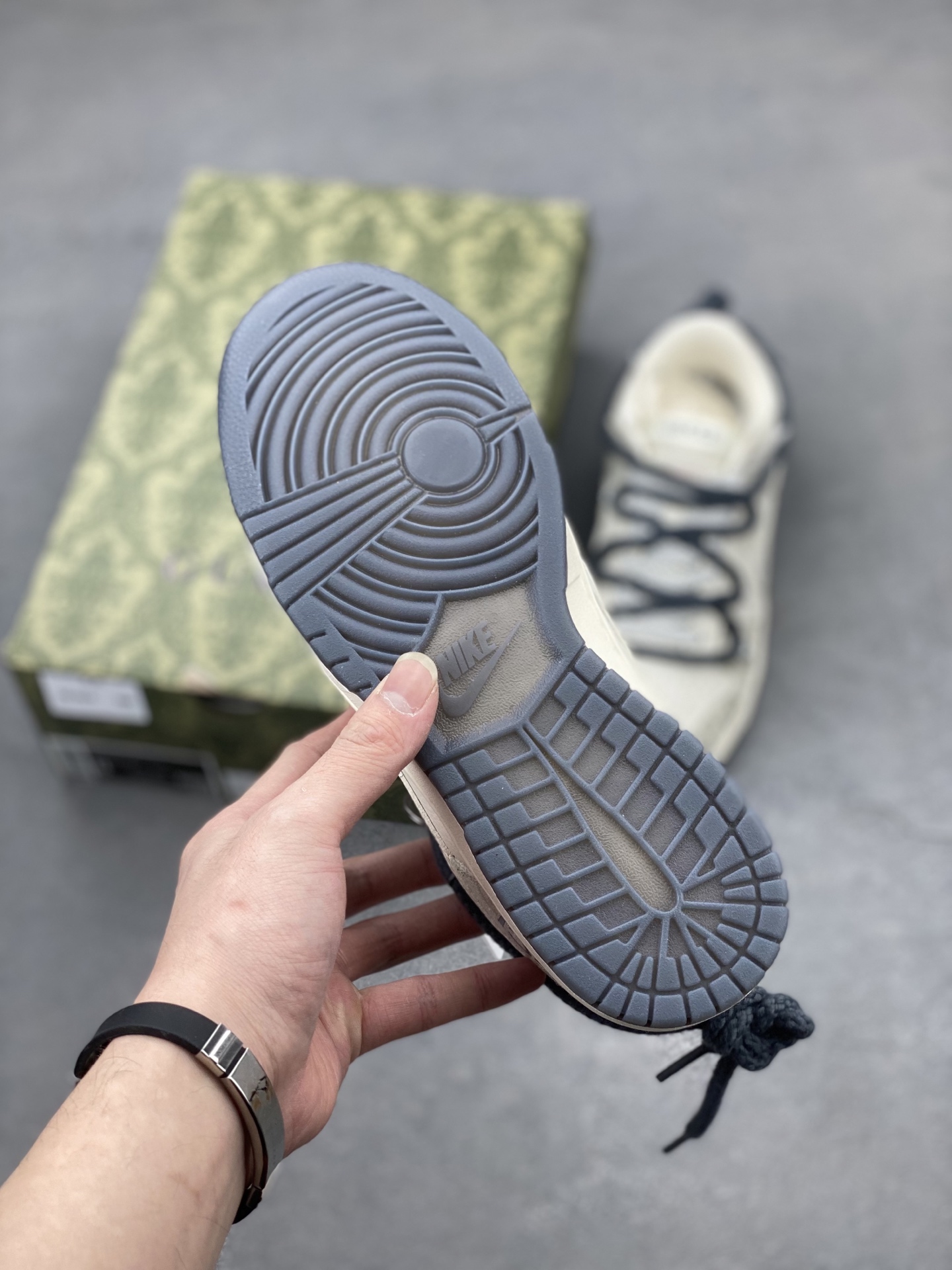 Nike SB Dunk Low "Gucci" Custom Sneakers - Grey & White Designer Shoes 6 i1740851705629 8678 0 5