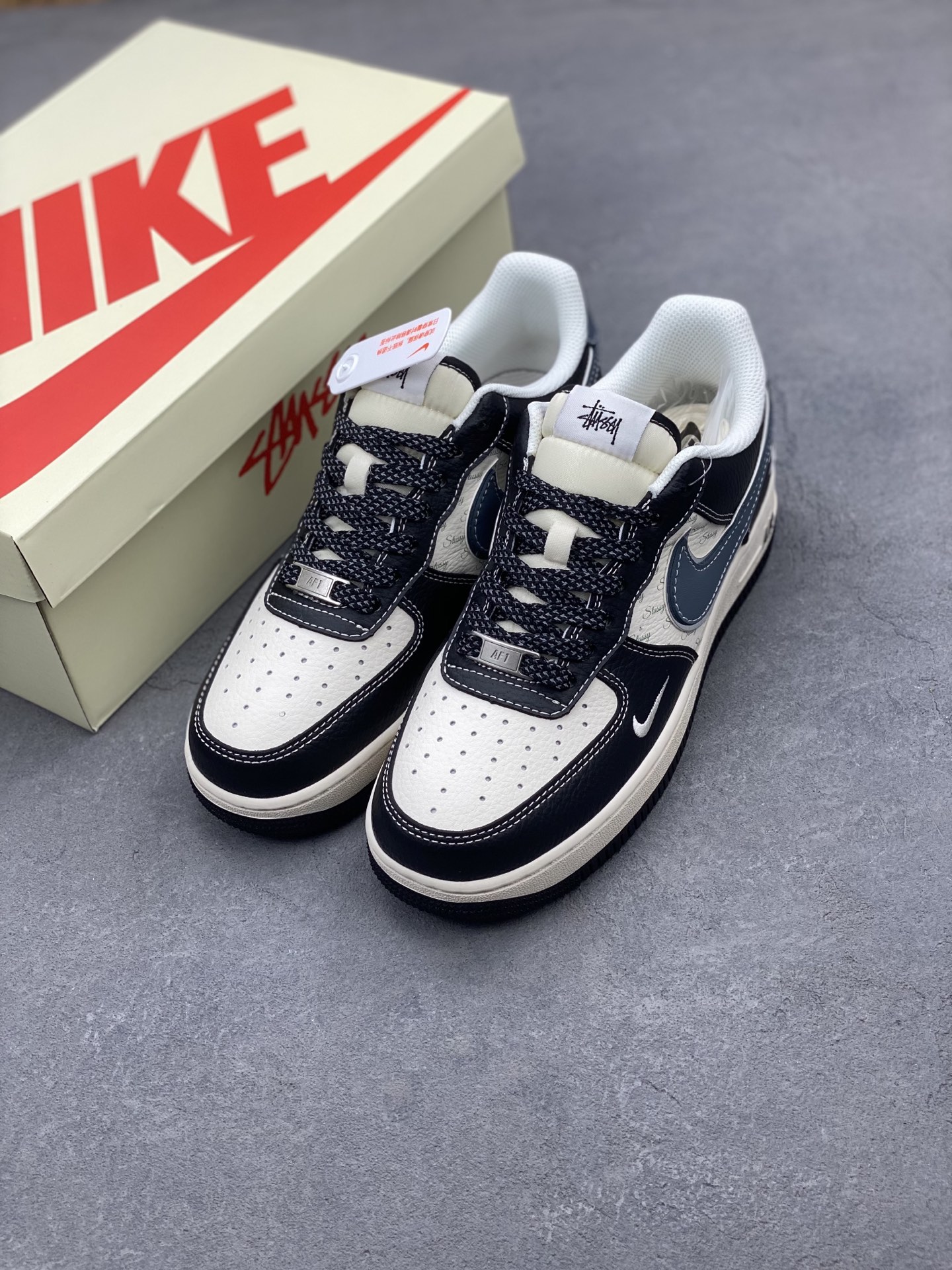 Nike Air Force 1 '07 Low Black/White Sneakers - Limited Edition 9 i1740934026361 7091 0 7