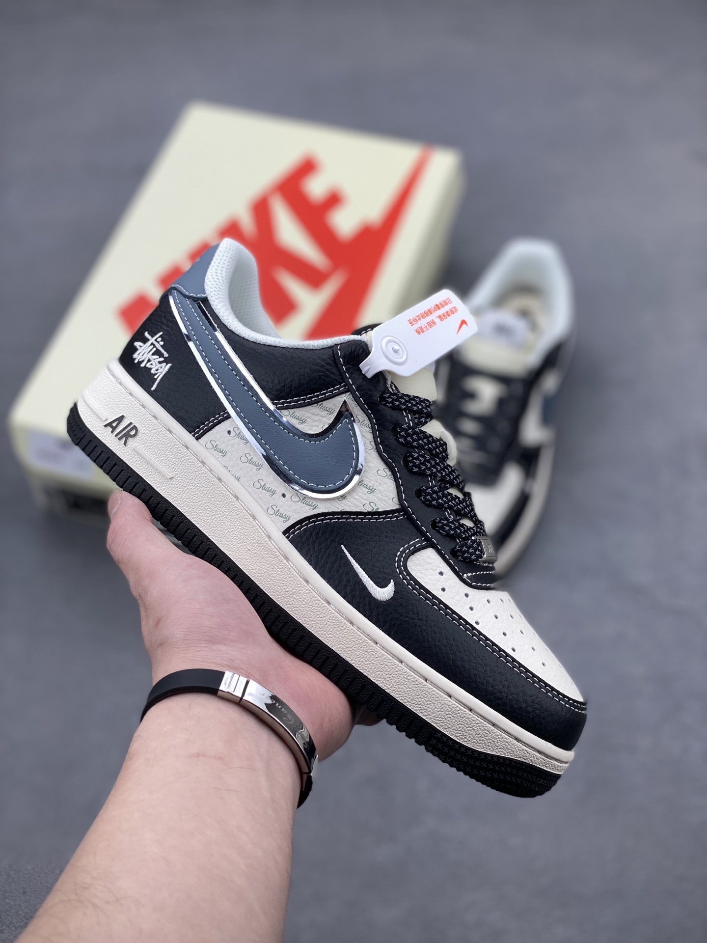 Nike Air Force 1 '07 Low Black/White Sneakers - Limited Edition 2 i1740934031343 4451 0 0