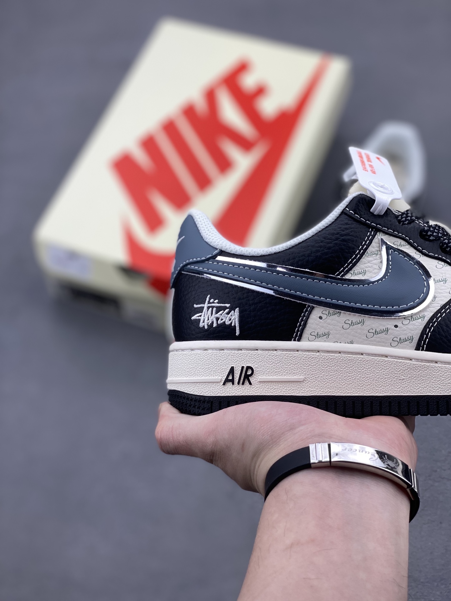 Nike Air Force 1 '07 Low Black/White Sneakers - Limited Edition 6 i1740934032146 652 0 4