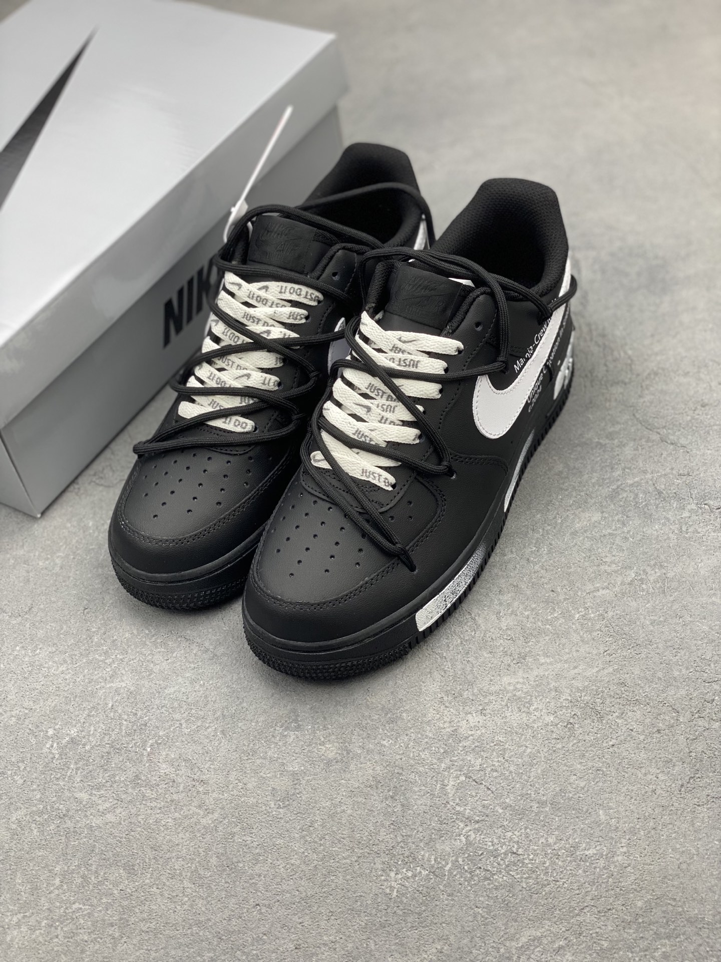 Nike Air Force 1 '07 Low Black/White Limited Edition Sneakers 9 i1741019067085 6164 0 7