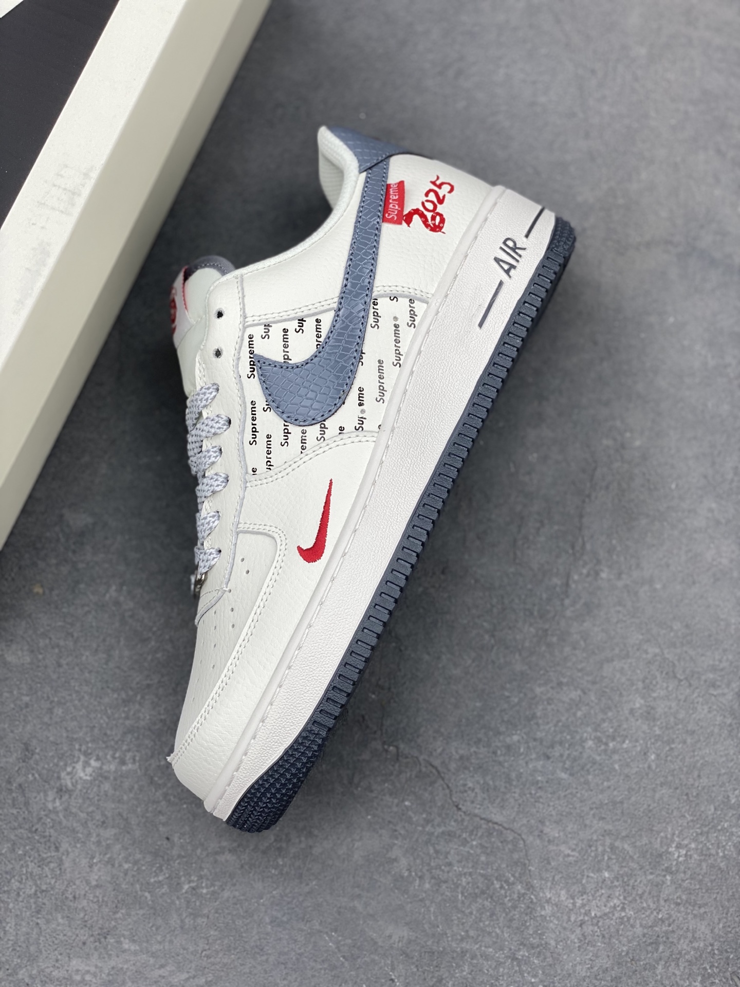 Nike Air Force 1 '07 Low Supreme Sneakers - Limited Edition 8 i1741019165440 5555 0 6