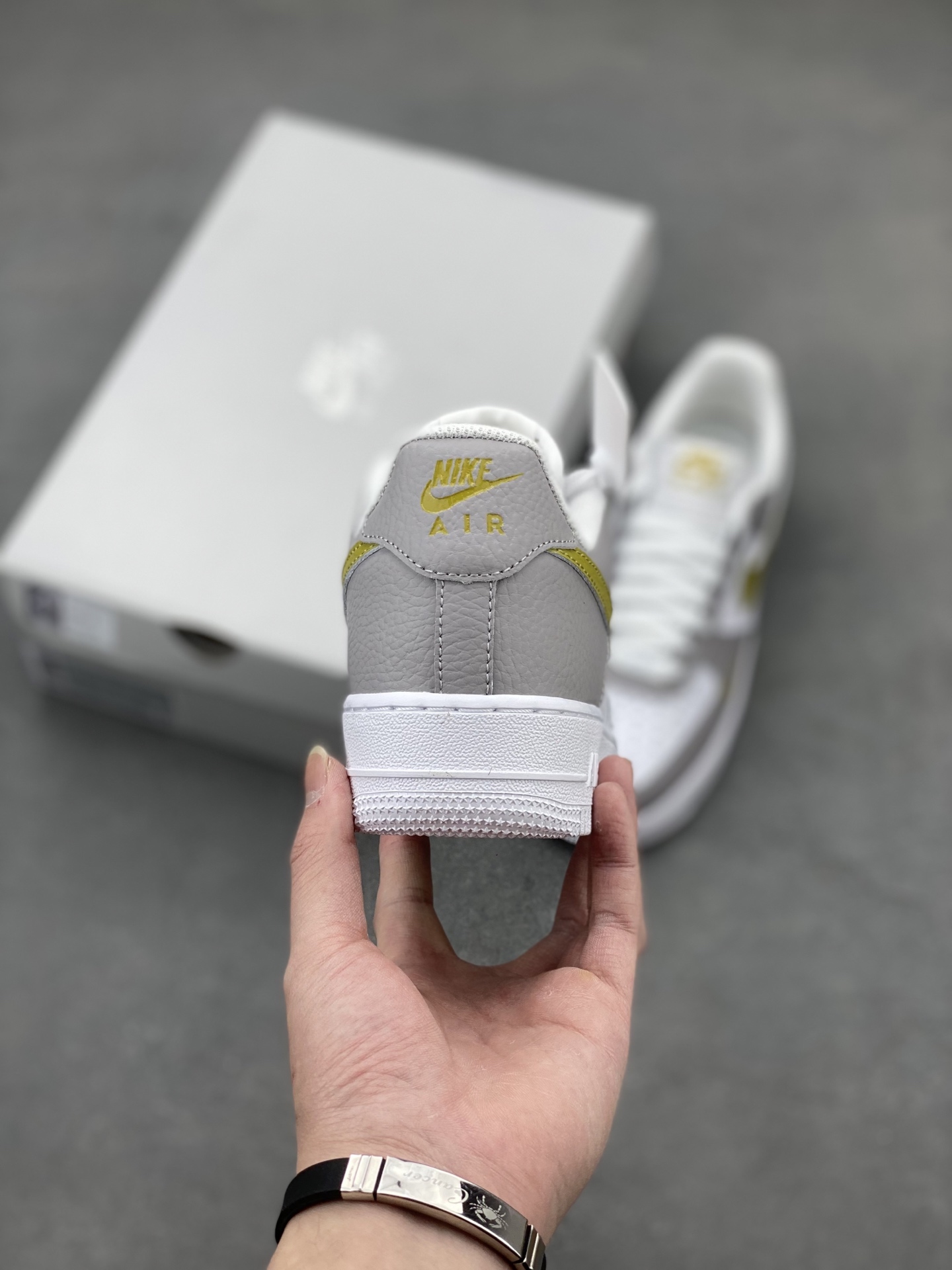 Nike Air Force 1 '07 Low Gray/Gold Casual Sneakers - Iconic Style & Comfort 5 i1741277544799 678 0 3