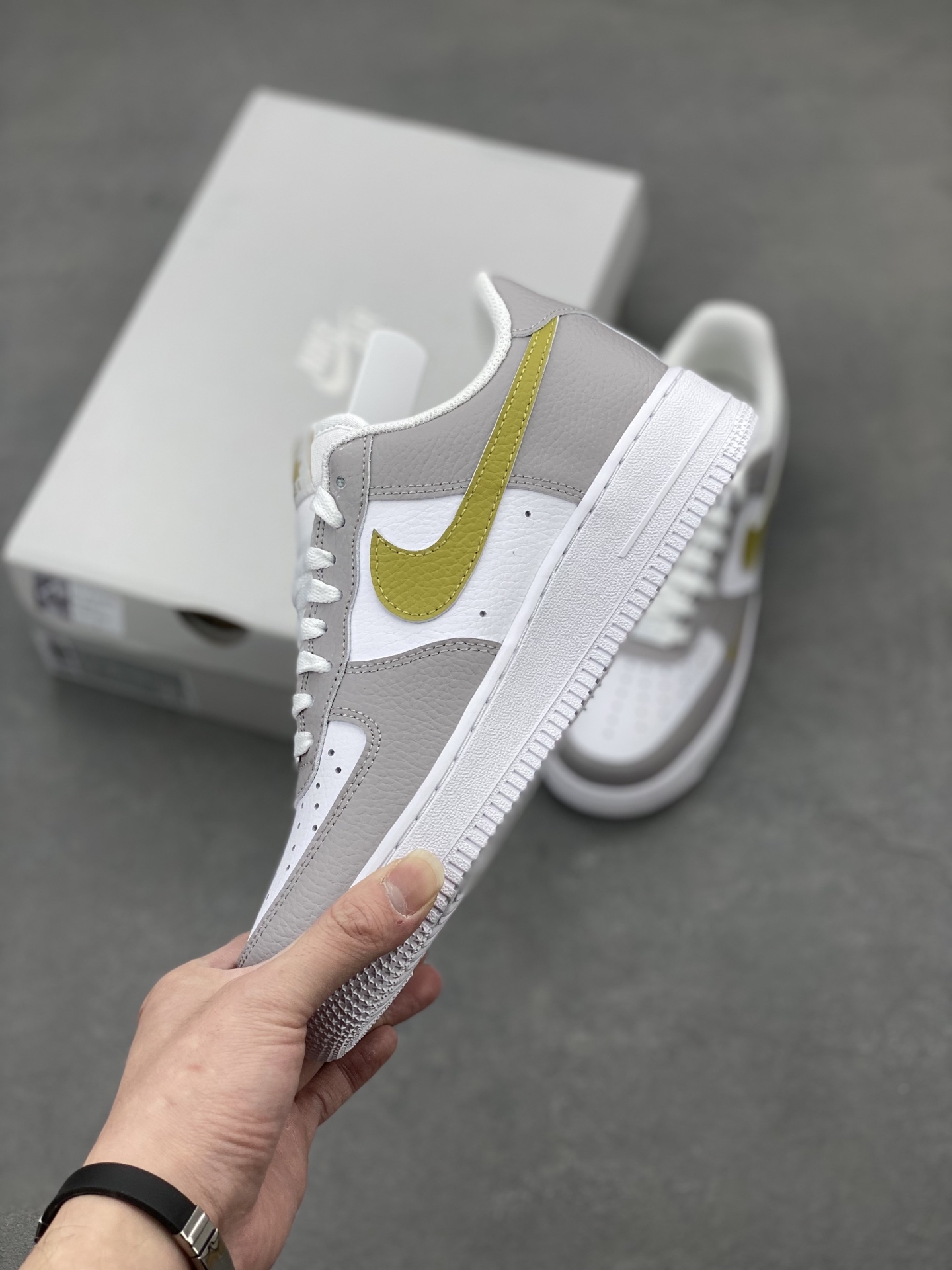 Nike Air Force 1 '07 Low Gray/Gold Casual Sneakers - Iconic Style & Comfort 4 i1741277546945 6818 0 2