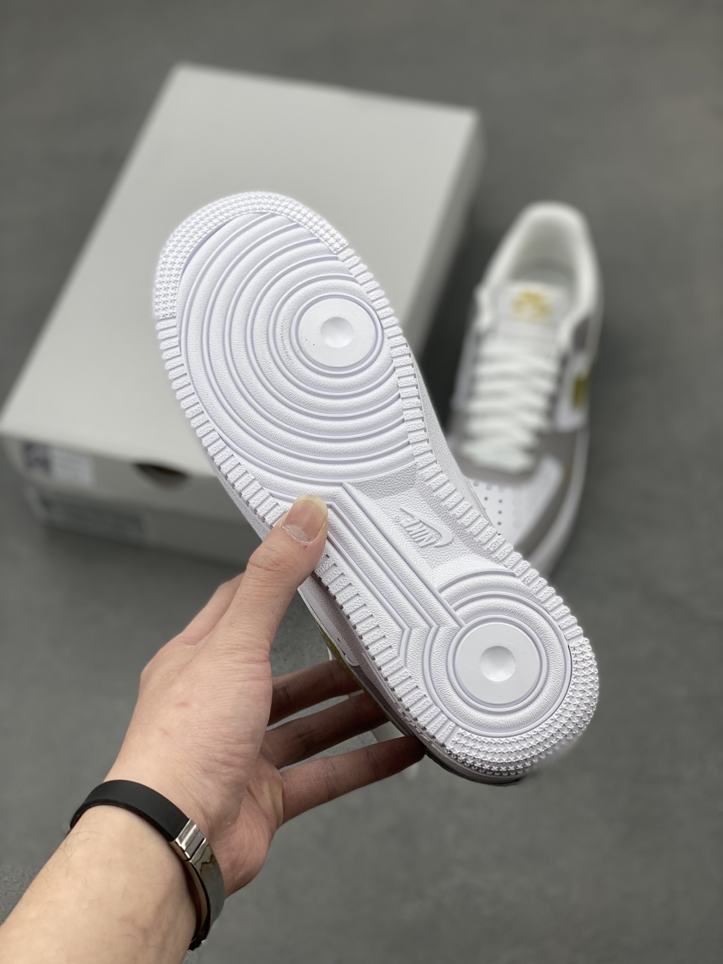 Nike Air Force 1 '07 Low Gray/Gold Casual Sneakers - Iconic Style & Comfort 7 i1741277547029 5870 0 5