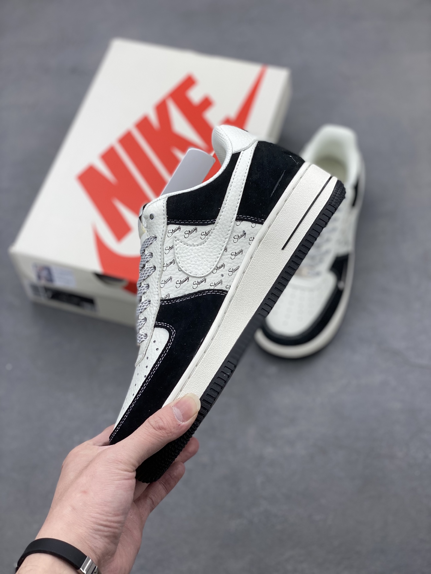 Nike Air Force 1 '07 Low Stussy Collab - Black & White Limited Edition 4 i1741277702178 1220 0 2