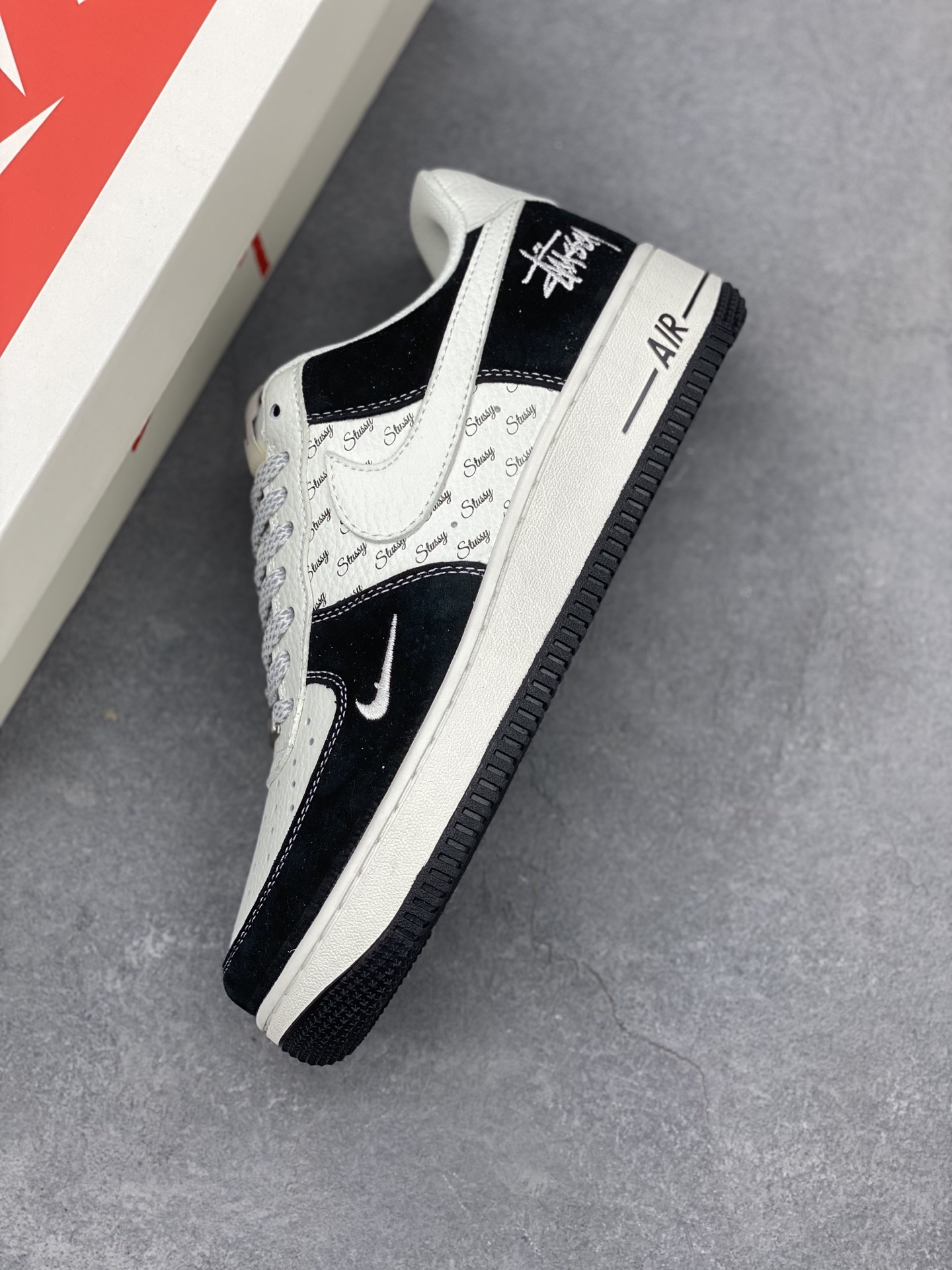 Nike Air Force 1 '07 Low Stussy Collab - Black & White Limited Edition 8 i1741277706773 1842 0 6