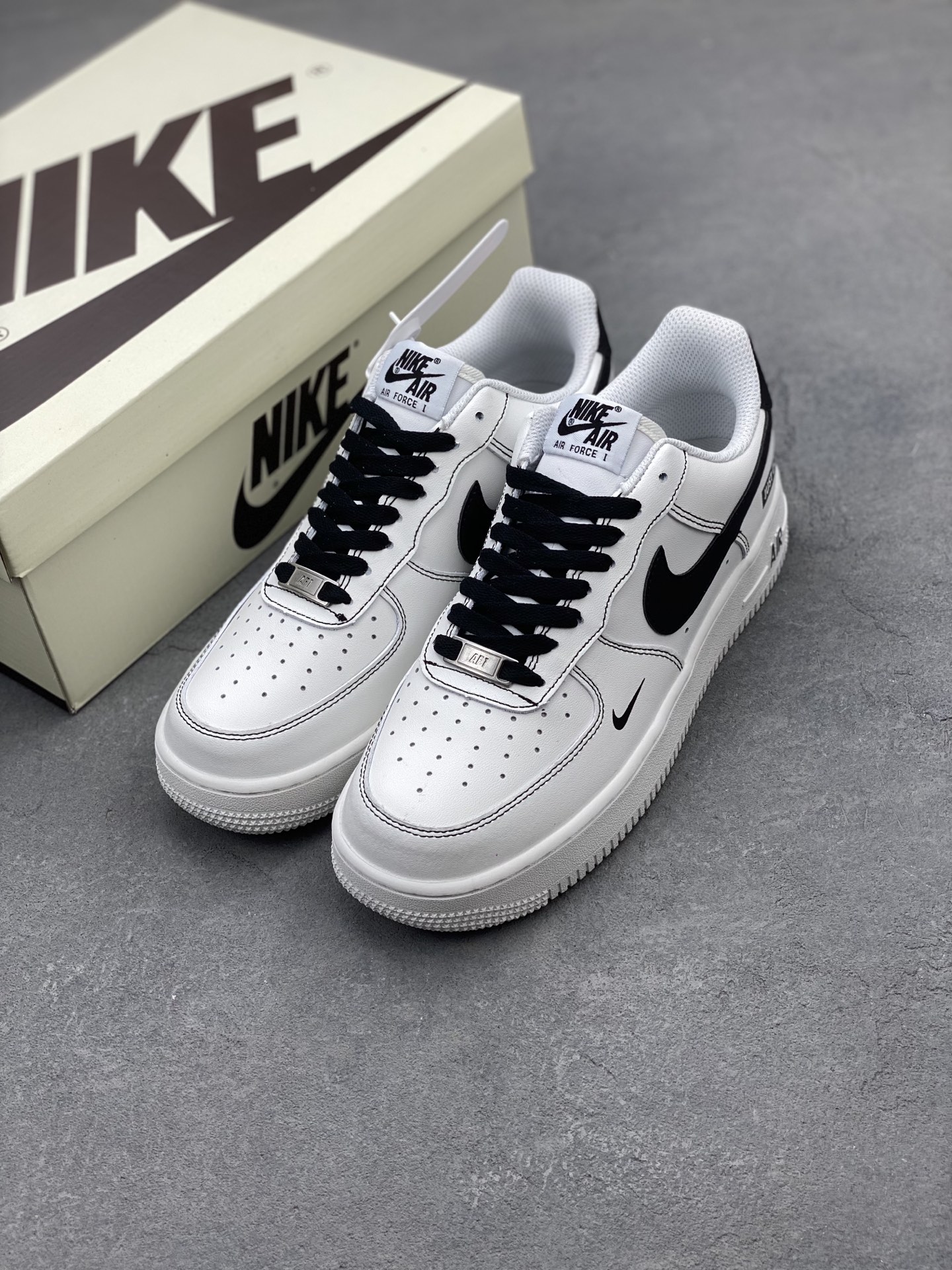 Nike Air Force 1 '07 Low White/Black Stitching Detail Casual Shoes 9 i1741277755848 1895 0 7