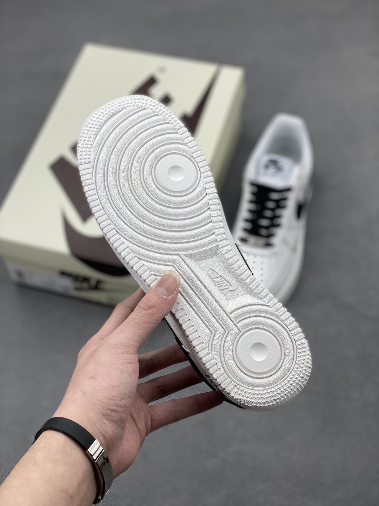 Nike Air Force 1 '07 Low White/Black Stitching Detail Casual Shoes 7 i1741277758895 2857 0 5