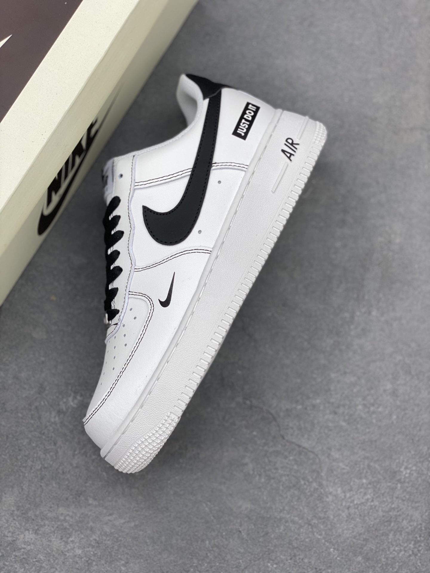 Nike Air Force 1 '07 Low White/Black Stitching Detail Casual Shoes 8 i1741277761612 978 0 6
