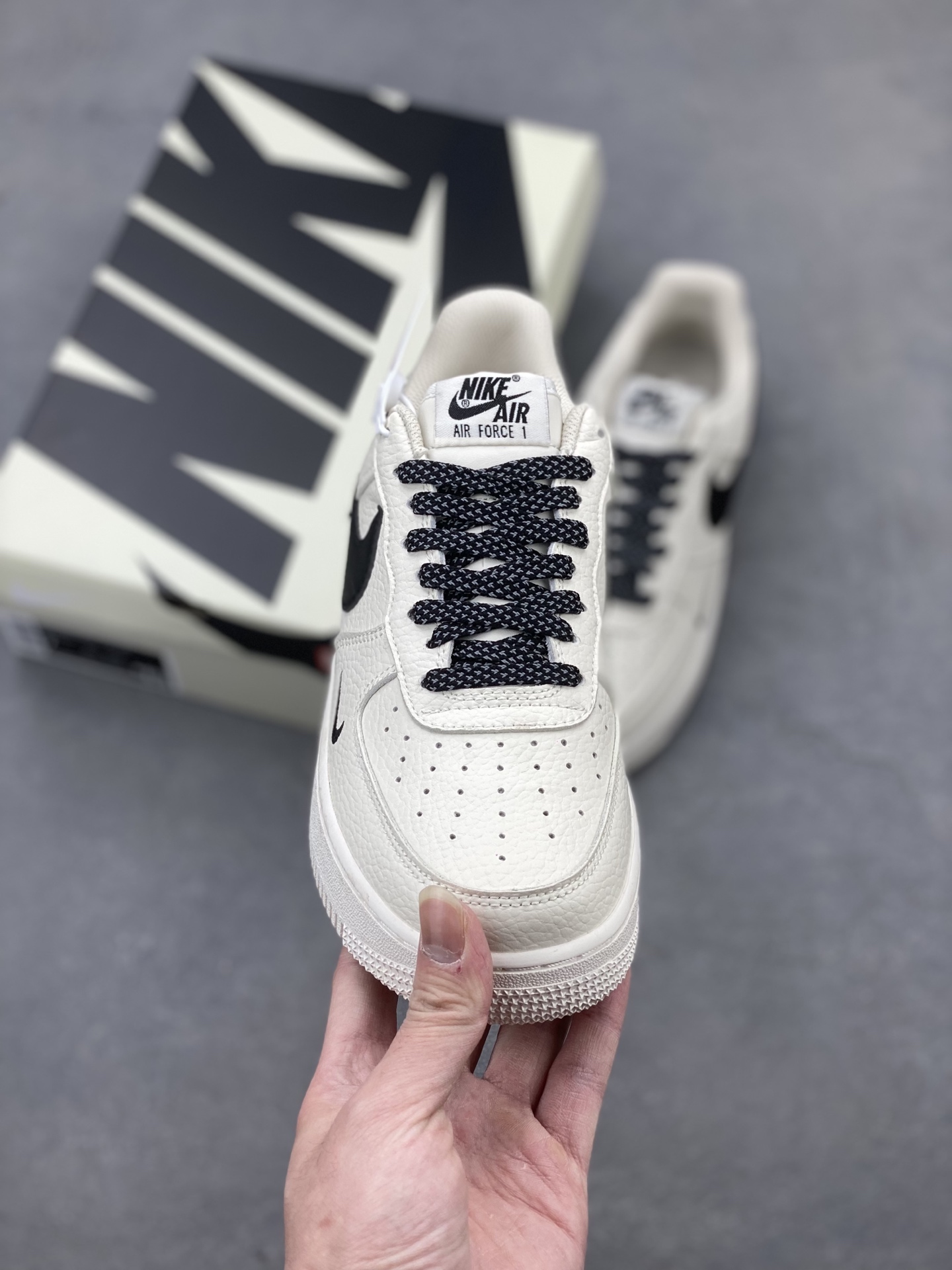 Nike Air Force 1 '07 Low Sneakers - Limited Edition, Comfortable and Stylish 3 i1741277912809 3149 0 1