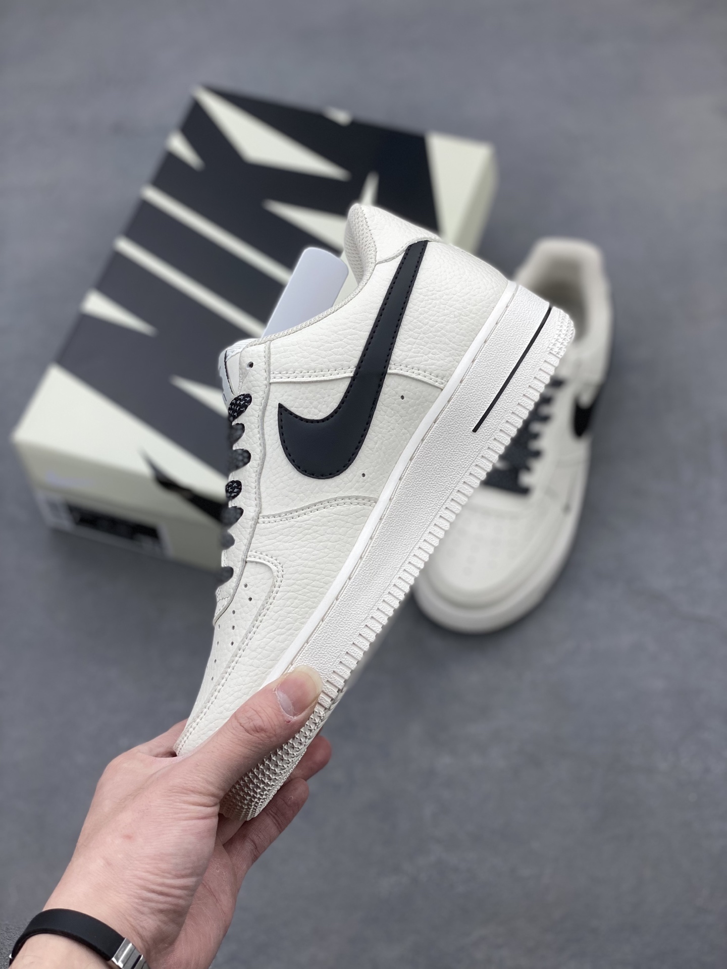 Nike Air Force 1 '07 Low Sneakers - Limited Edition, Comfortable and Stylish 4 i1741277917277 9020 0 2