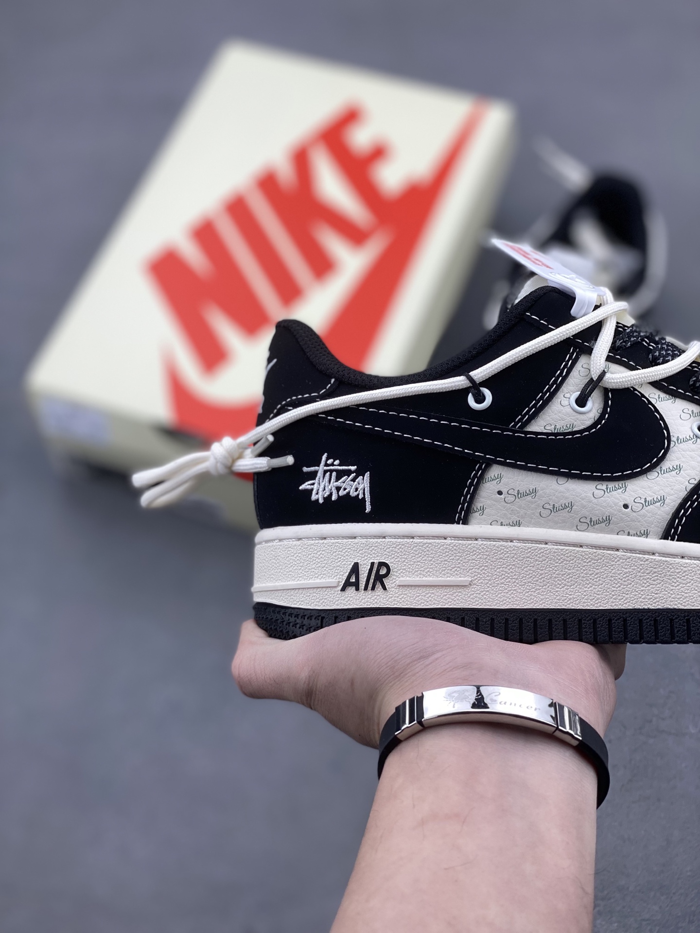 Nike Air Force 1 '07 Low Black/White Limited Edition Sneakers For Men and Women 6 i1741363358949 6525 0 4