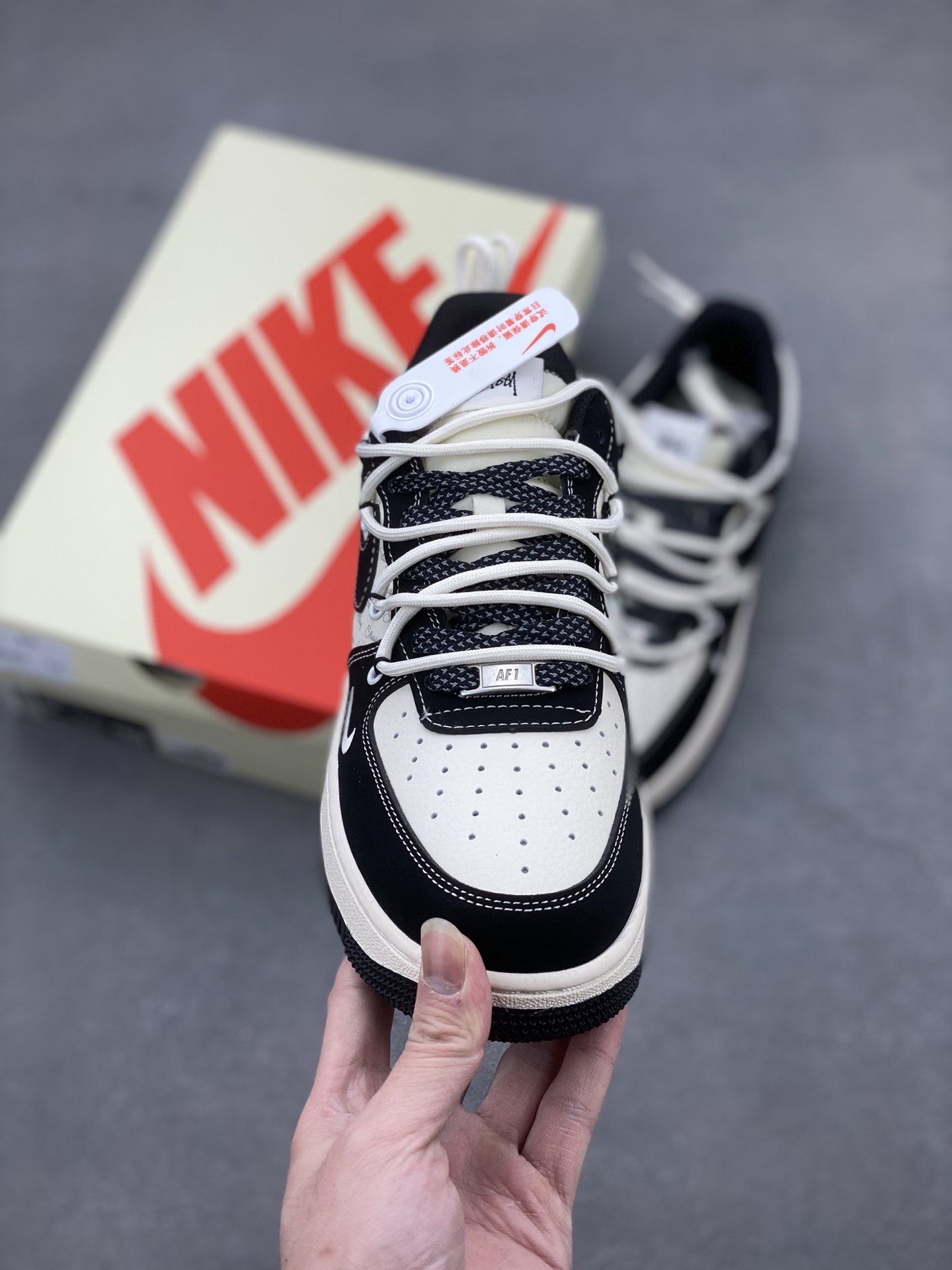 Nike Air Force 1 '07 Low Black/White Limited Edition Sneakers For Men and Women 3 i1741363369752 8419 0 1