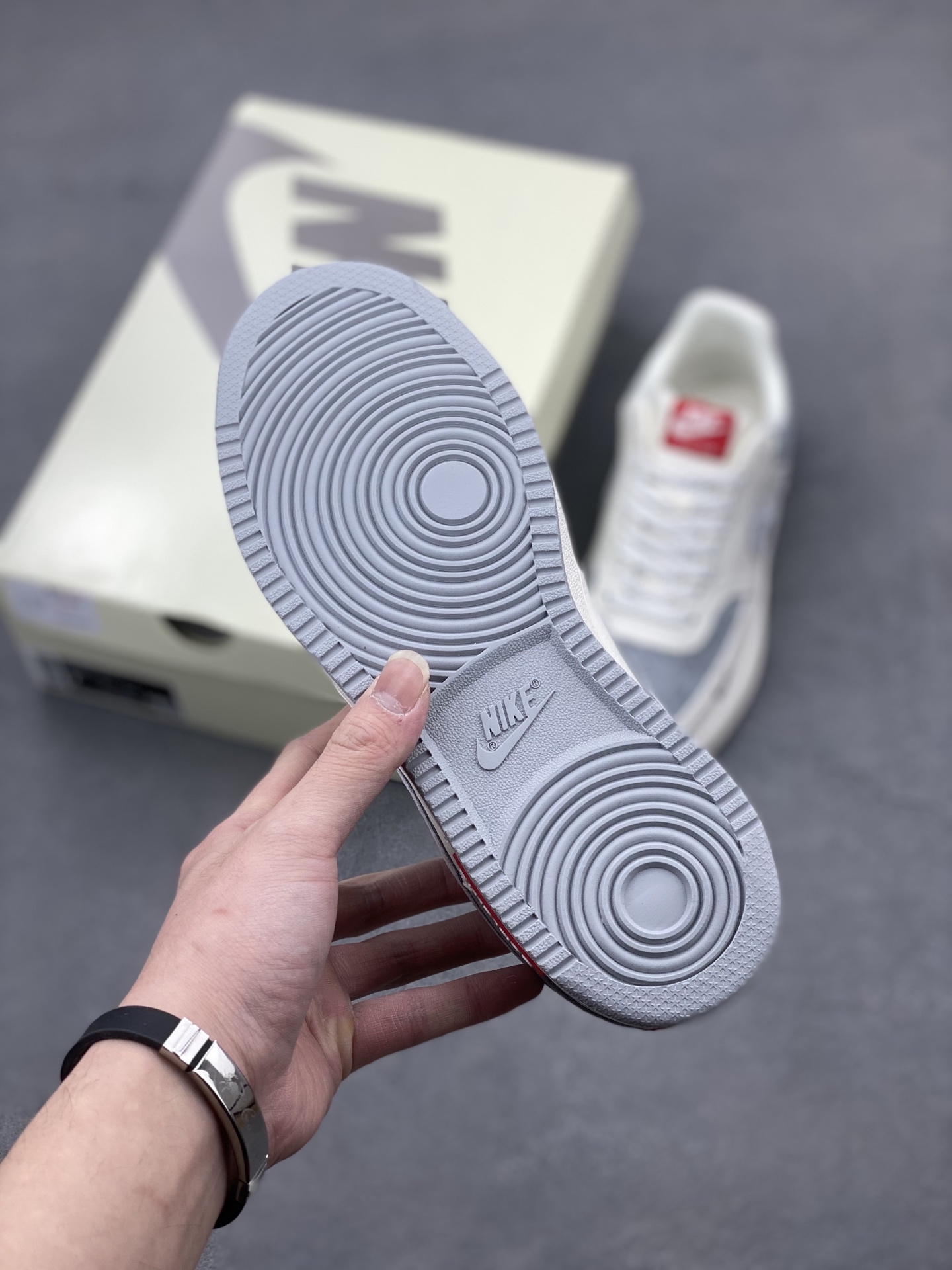 Nike Ebernon Low PRM: Versatile, Breathable Sneakers for Everyday Style and Comfort 7 i1741363565892 7503 0 5