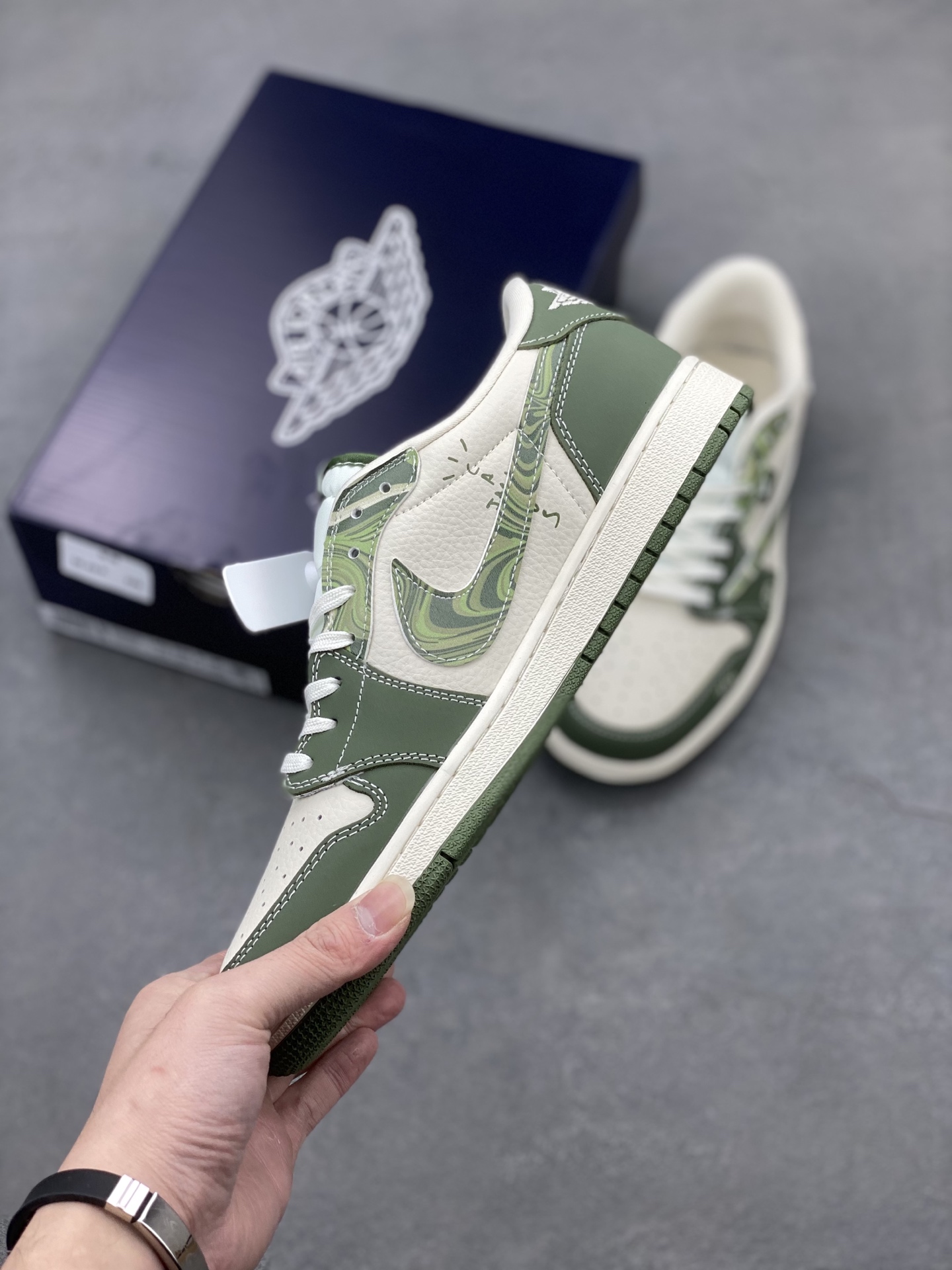 Air Jordan 1 Low x Travis Scott x Gucci Collaboration Sneakers 3 i1741363879984 8273 0 2