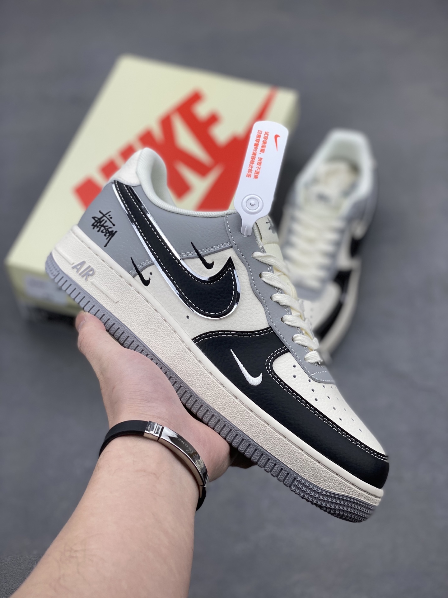 Nike Air Force 1 '07 Low Stussy Collab Sneakers Limited Edition 2 i1741449848684 6523 0 0