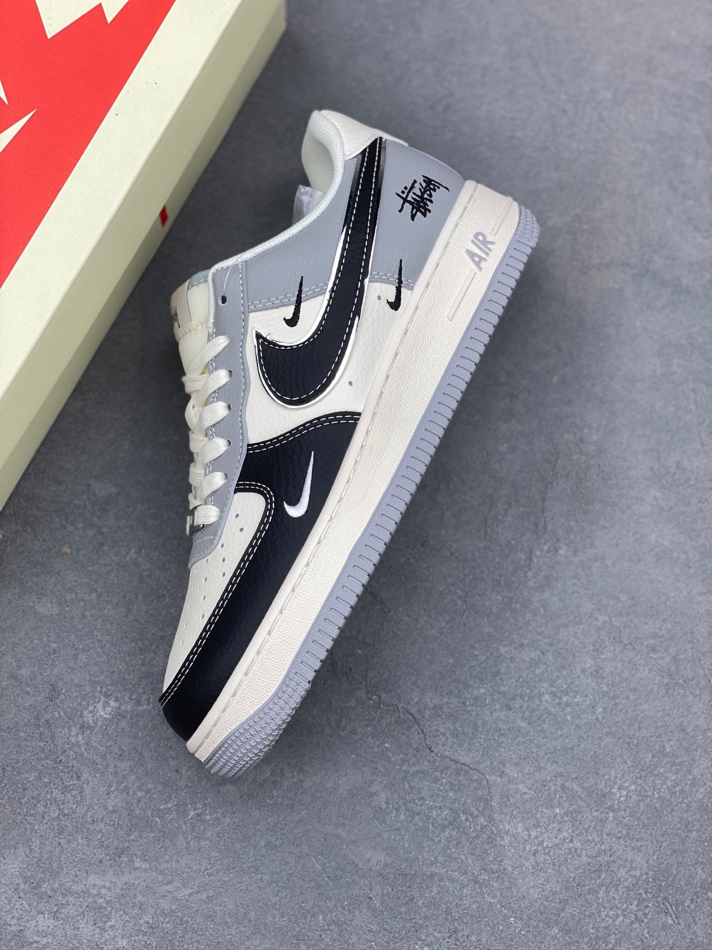 Nike Air Force 1 '07 Low Stussy Collab Sneakers Limited Edition 8 i1741449891355 2031