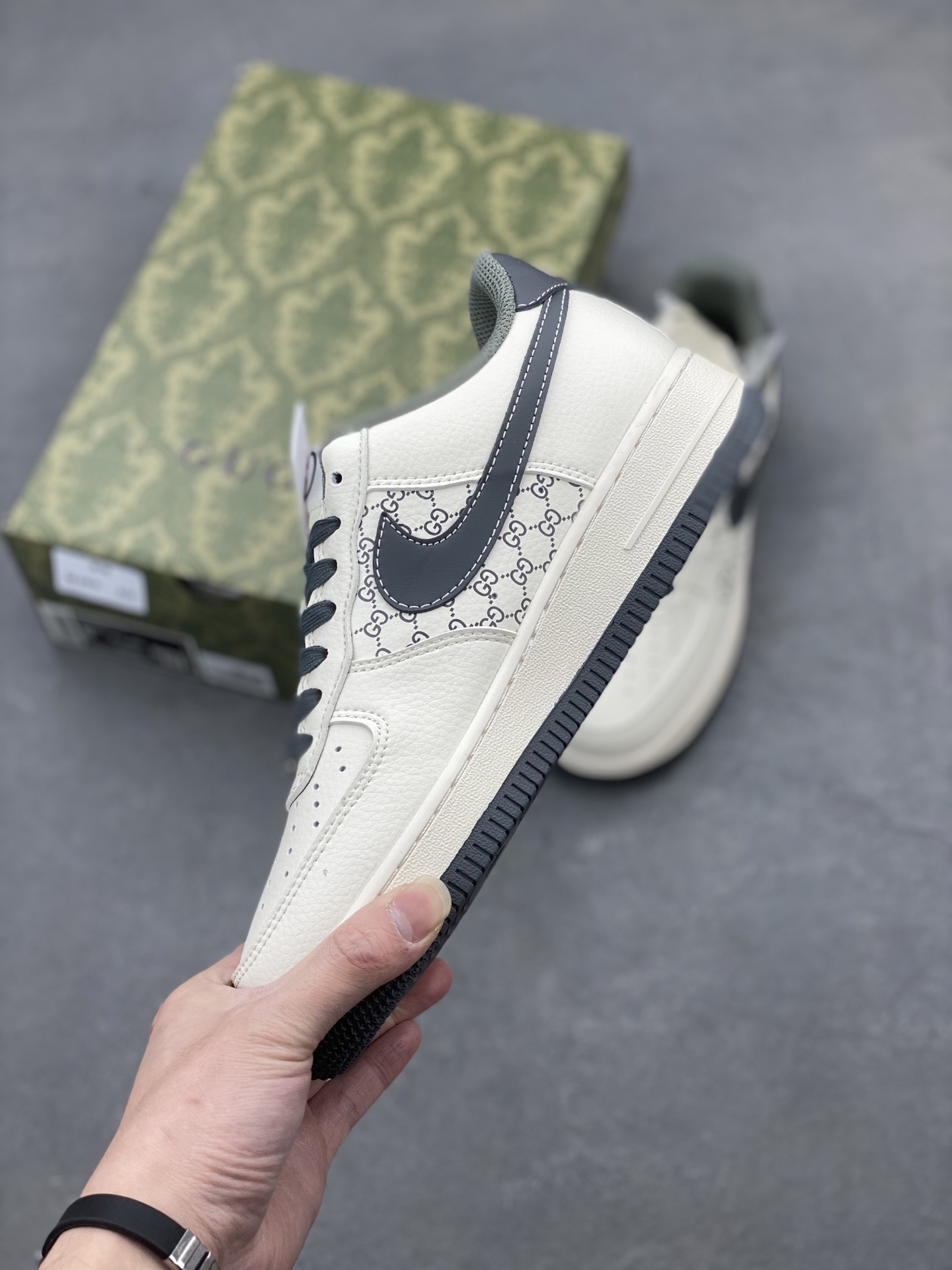 Nike Air Force 1 '07 Low Gucci Sneakers Limited Edition - Custom Hardware 4 i1741449918710 7115 0 2