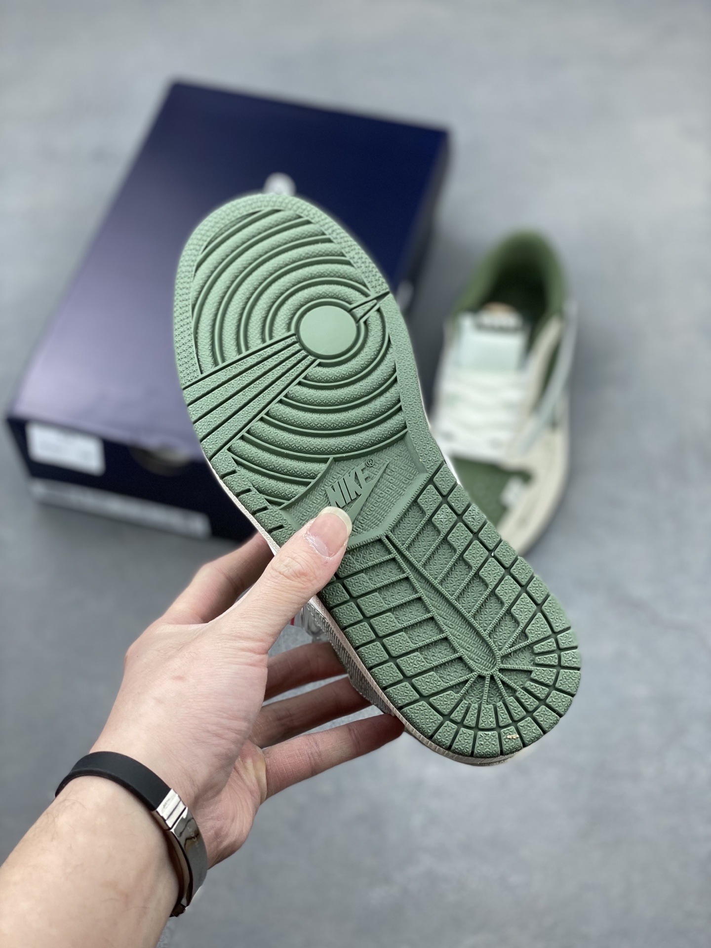Air Jordan 1 Low Travis Scott x Gucci Olive Green Sneakers 7 i1741450637753 1671 0 5