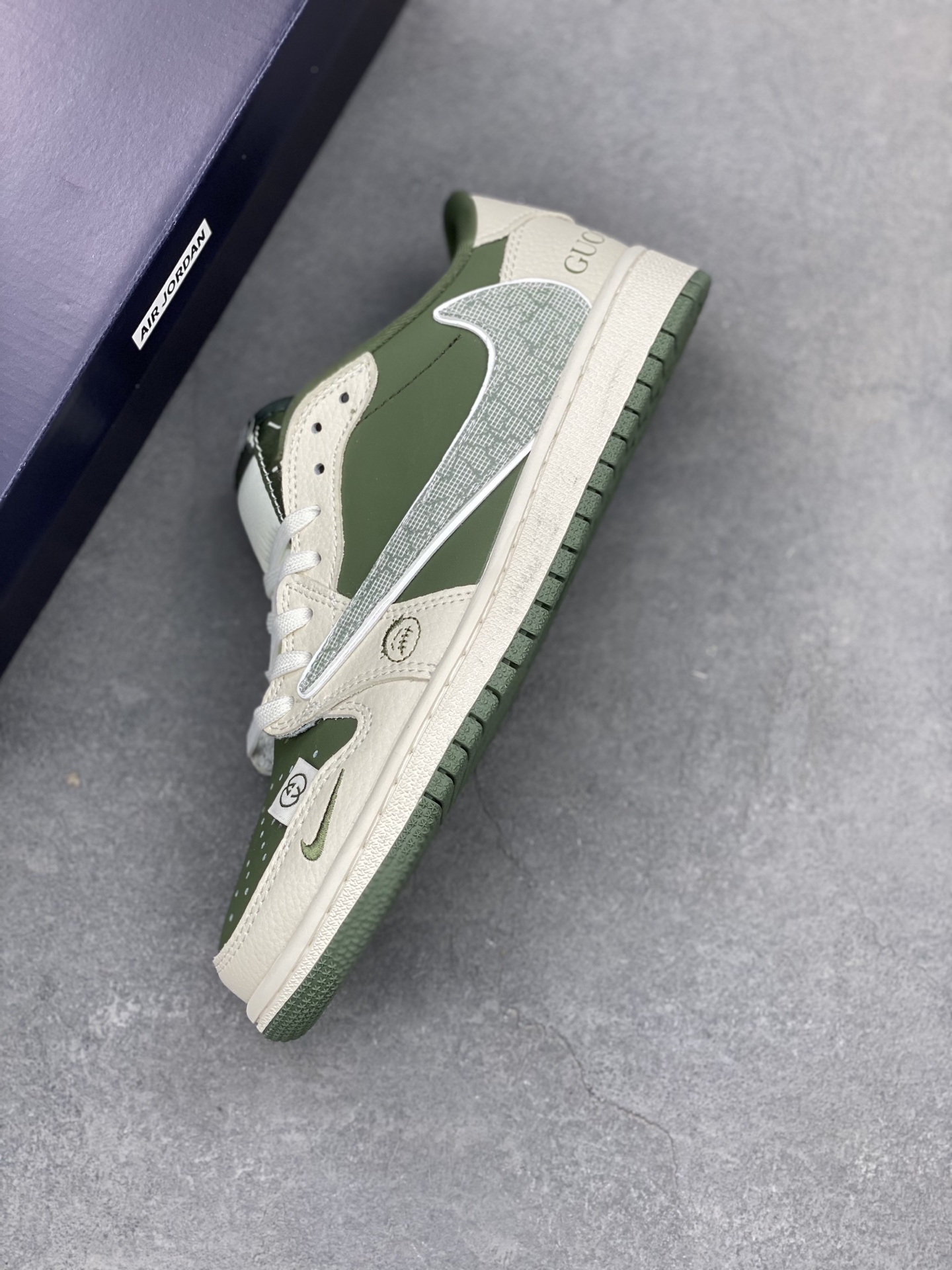 Air Jordan 1 Low Travis Scott x Gucci Olive Green Sneakers 8 i1741450638550 9688 0 6