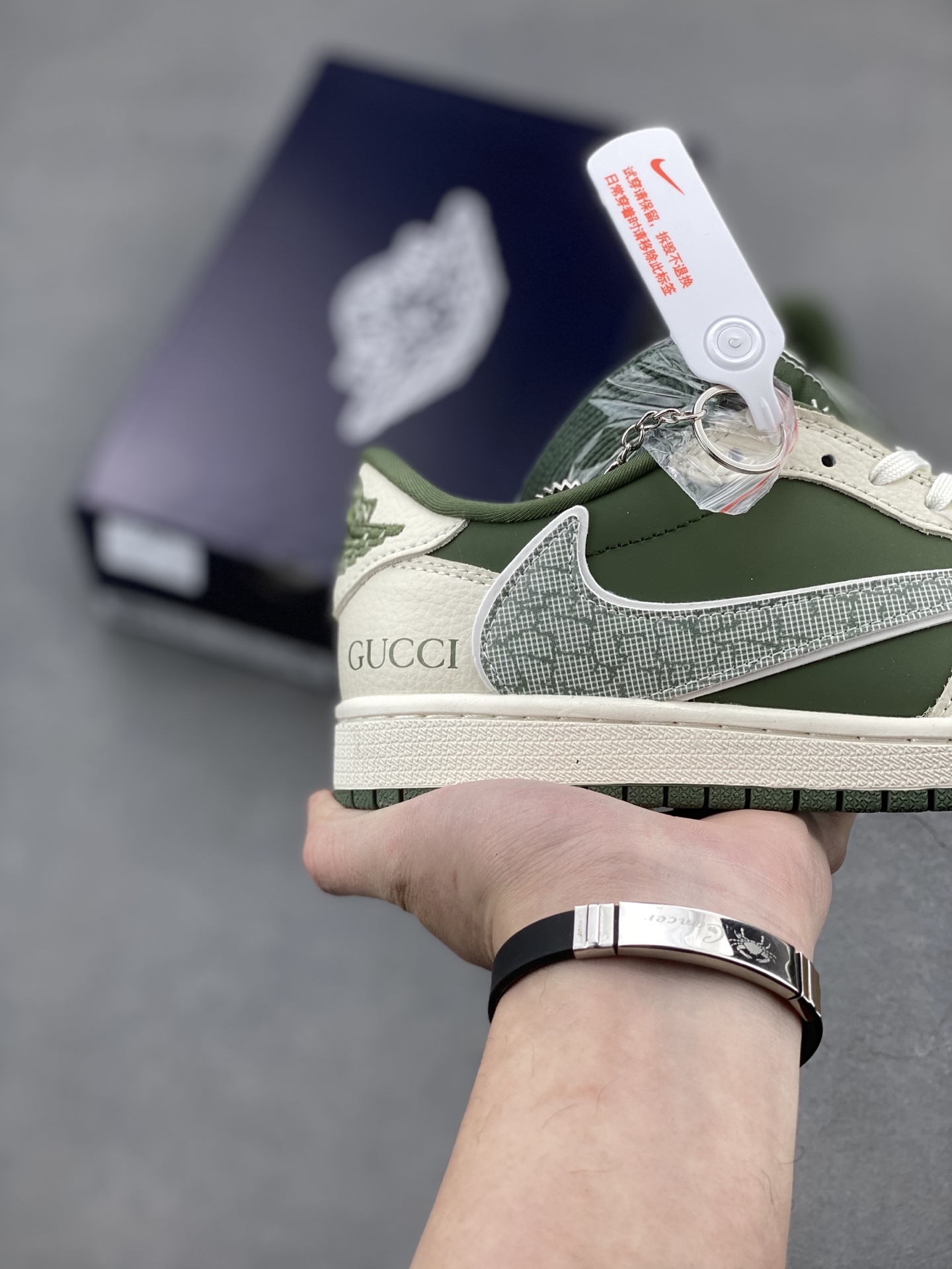 Air Jordan 1 Low Travis Scott x Gucci Olive Green Sneakers 6 i1741450640127 1582 0 4