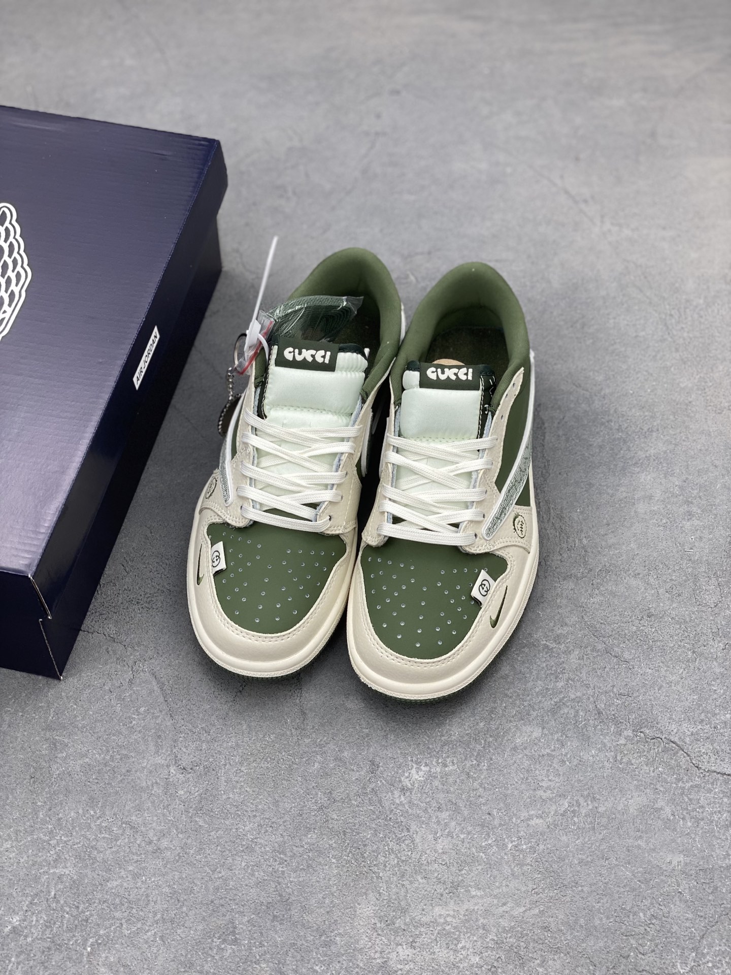Air Jordan 1 Low Travis Scott x Gucci Olive Green Sneakers 9 i1741450643042 8877 0 7