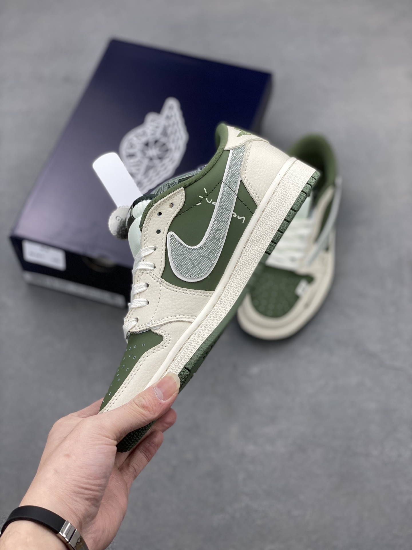 Air Jordan 1 Low Travis Scott x Gucci Olive Green Sneakers 4 i1741450644037 1234 0 2