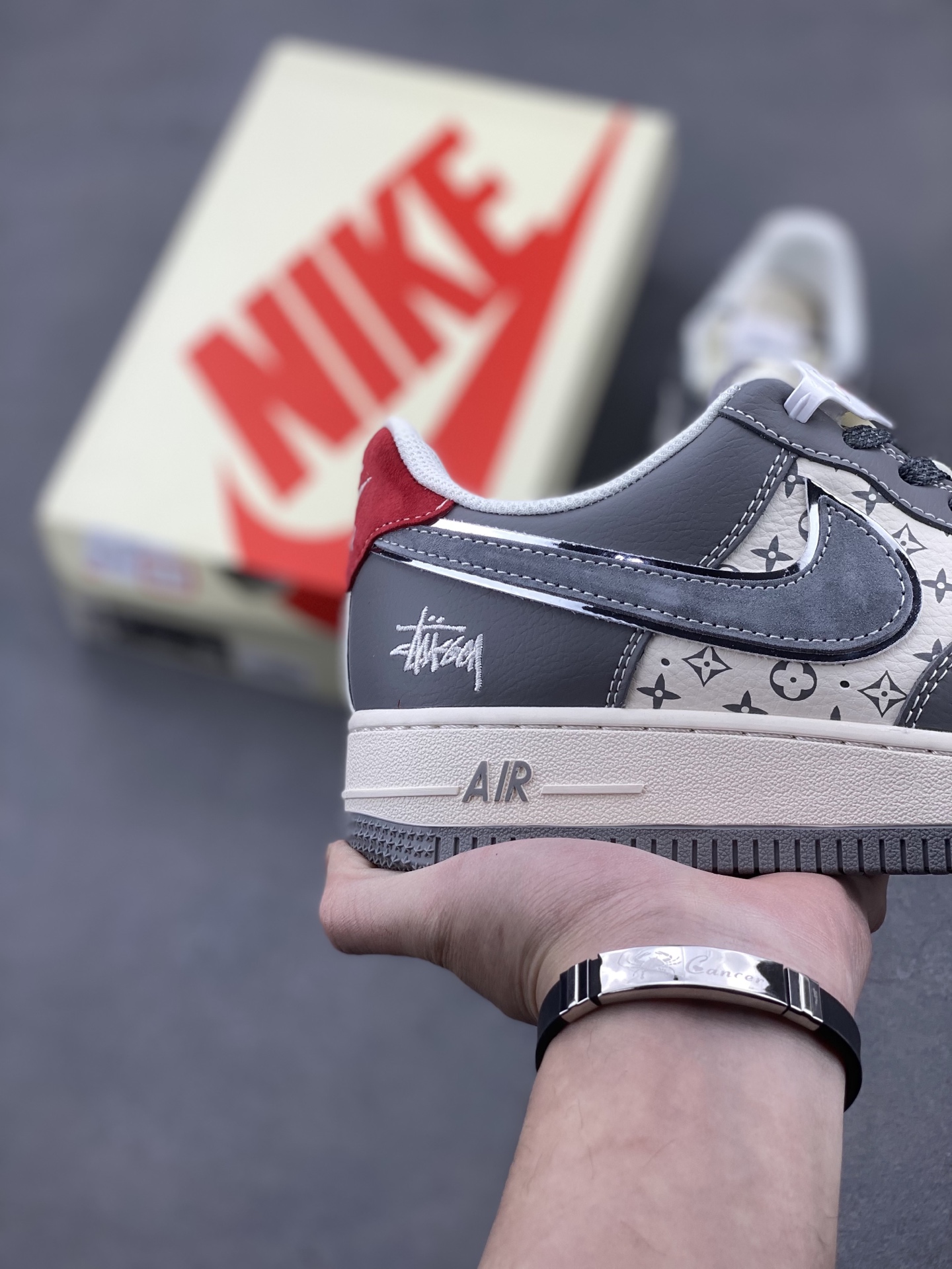 Nike Air Force 1 '07 Low Stussy Collab Gray Red Print Limited Edition 6 i1741537023761 3438 0 4
