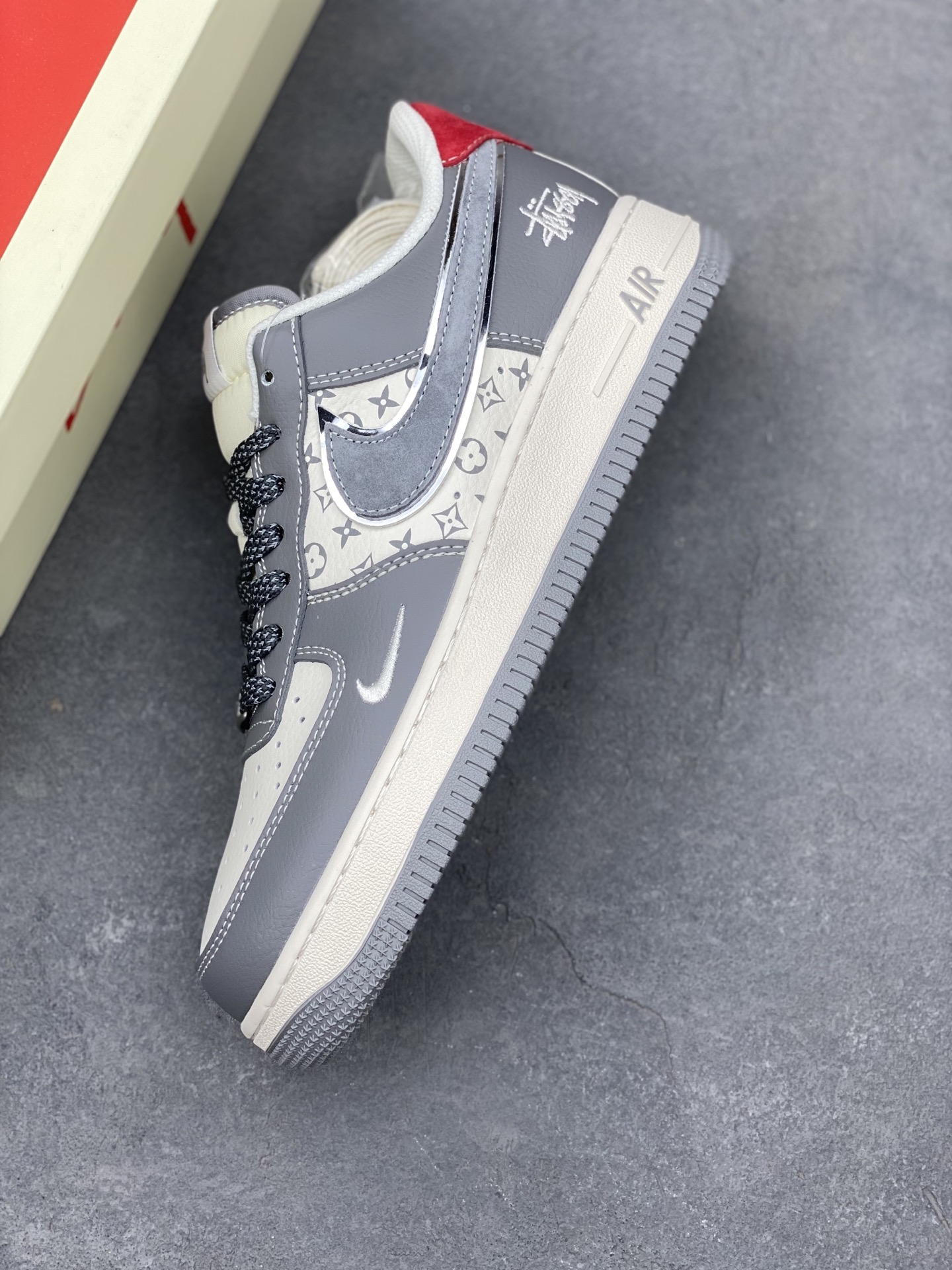 Nike Air Force 1 '07 Low Stussy Collab Gray Red Print Limited Edition 8 i1741537028162 4933 0 6