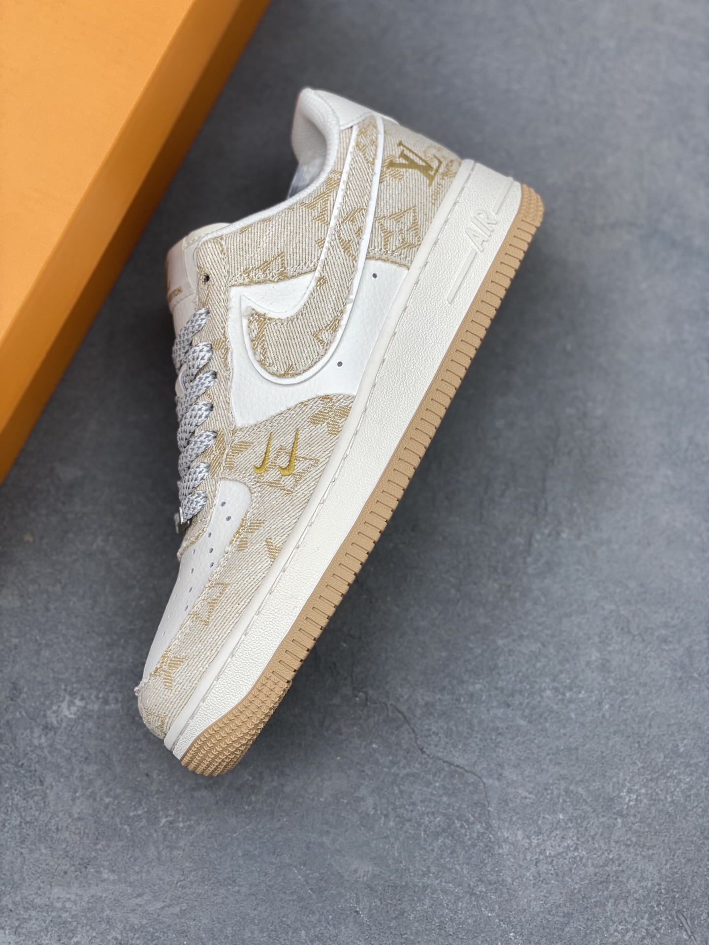 Nike Air Force 1 '07 Low Louis Vuitton Collab Khaki Sneakers 8 i1741537082301 3377 0 6