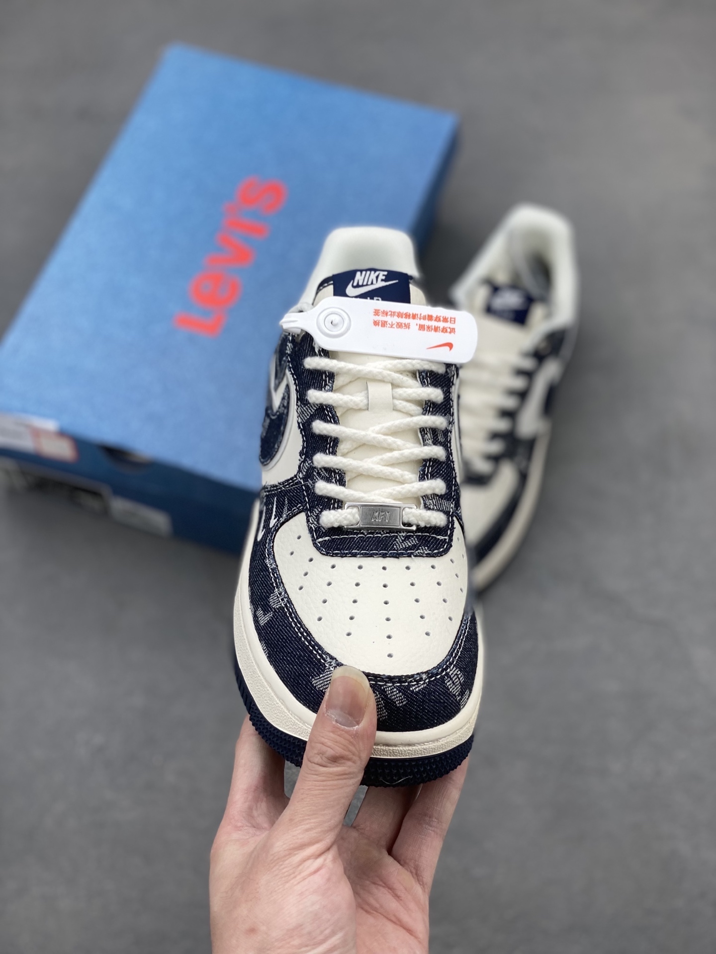 Nike Air Force 1 '07 Low Levi's Deep Blue Denim Limited Edition Sneakers 3 i1741623130872 9081 0 1
