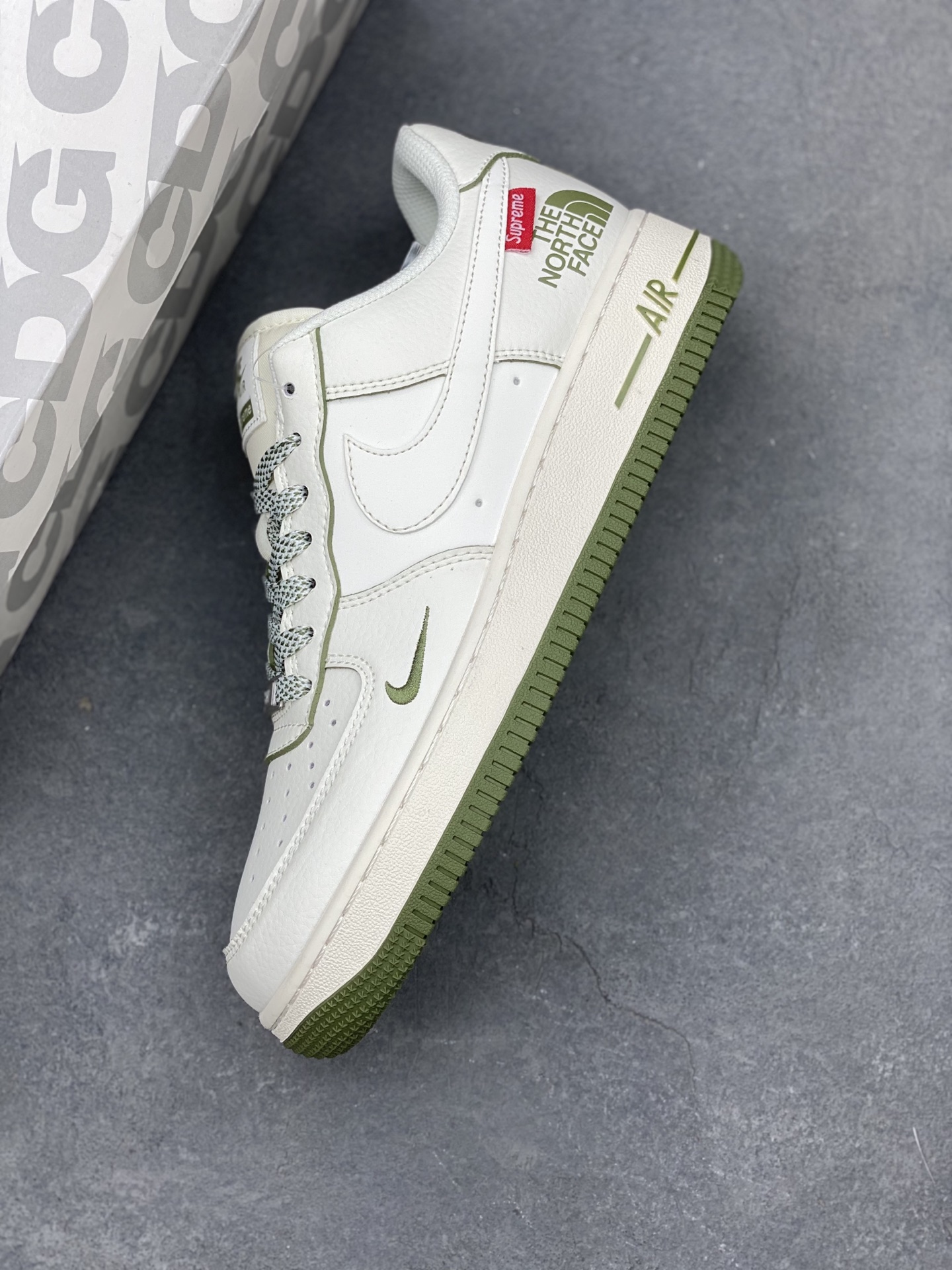 Nike Air Force 1 '07 Low Supreme The North Face - Limited Edition 8 i1741623240226 4050 0 6