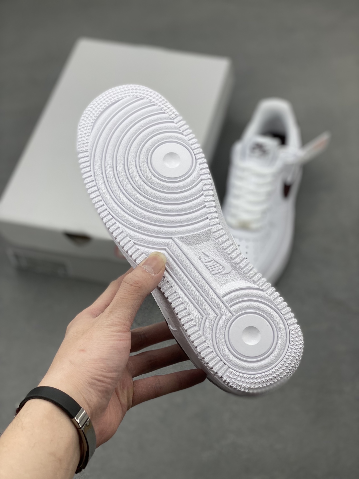 Nike Air Force 1 '07 Low White/Burgundy Casual Sneakers FJ4146-112 7 i1741623397083 231 0 5