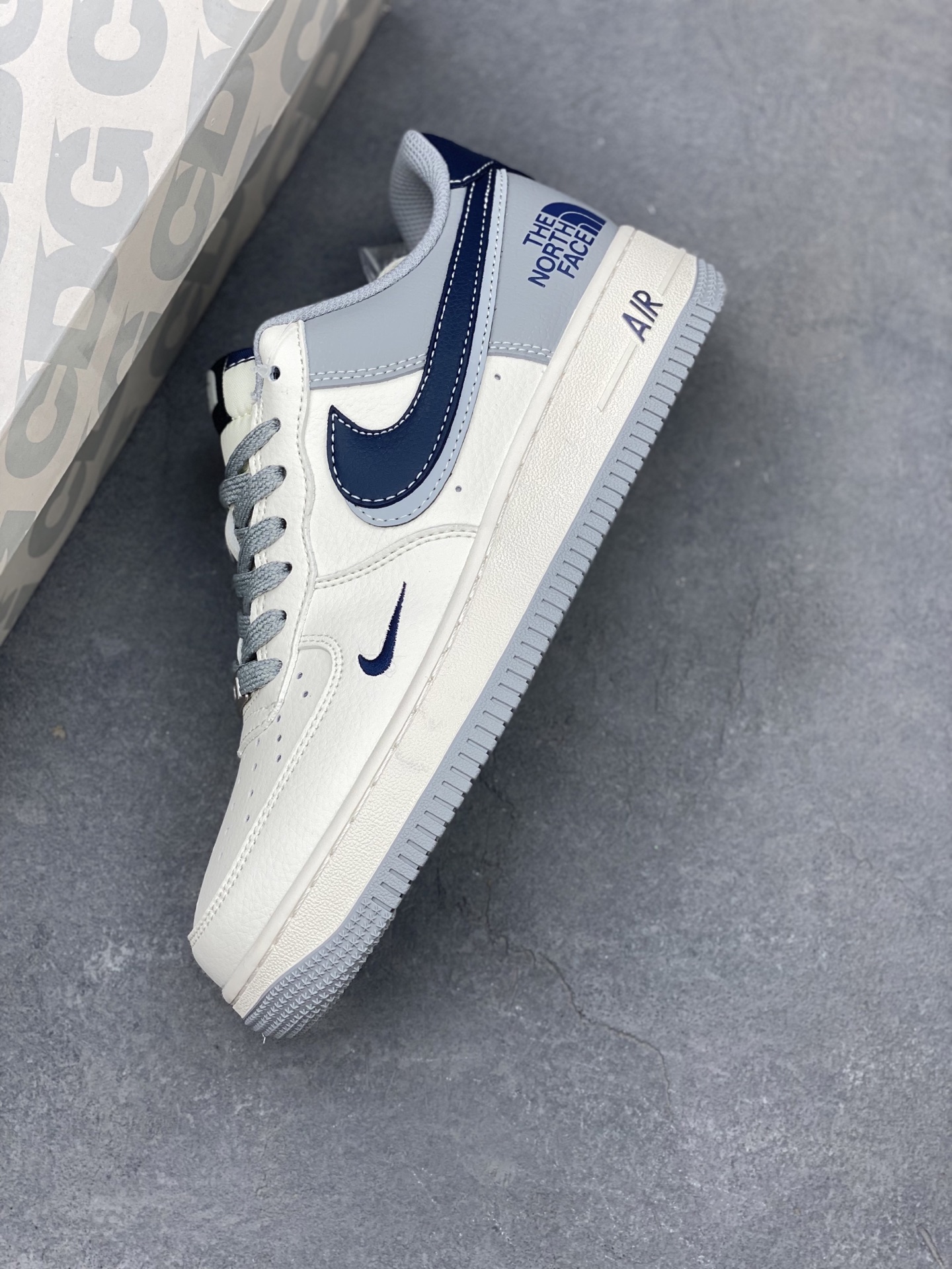 Nike Air Force 1 '07 Low The North Face Sneakers - Limited Edition 8 i1741710282543 3931 0 6
