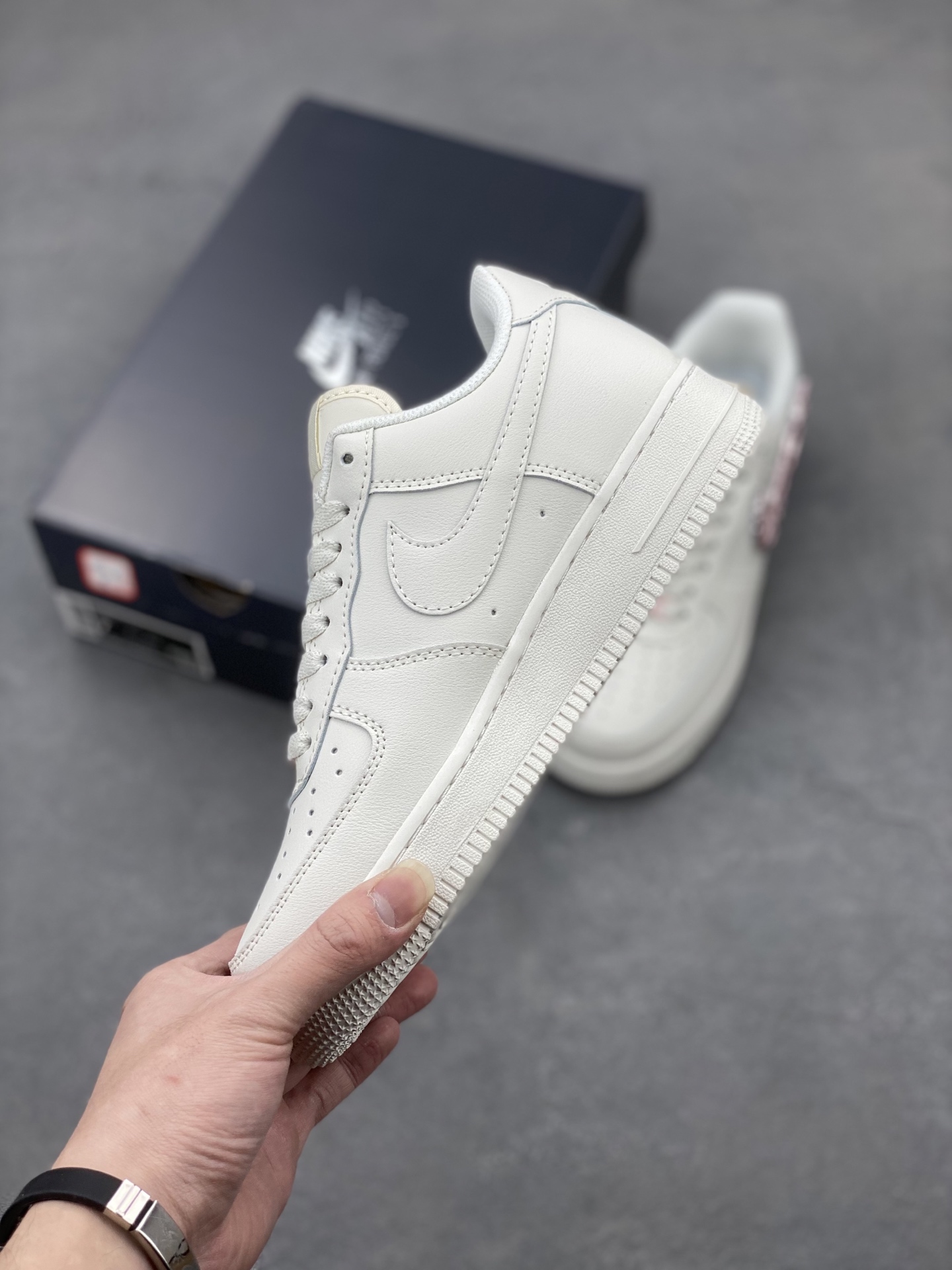Nike Air Force 1 '07 Low White Casual Shoes with Unique Swoosh Detail 4 i1741710404370 7465 0 2