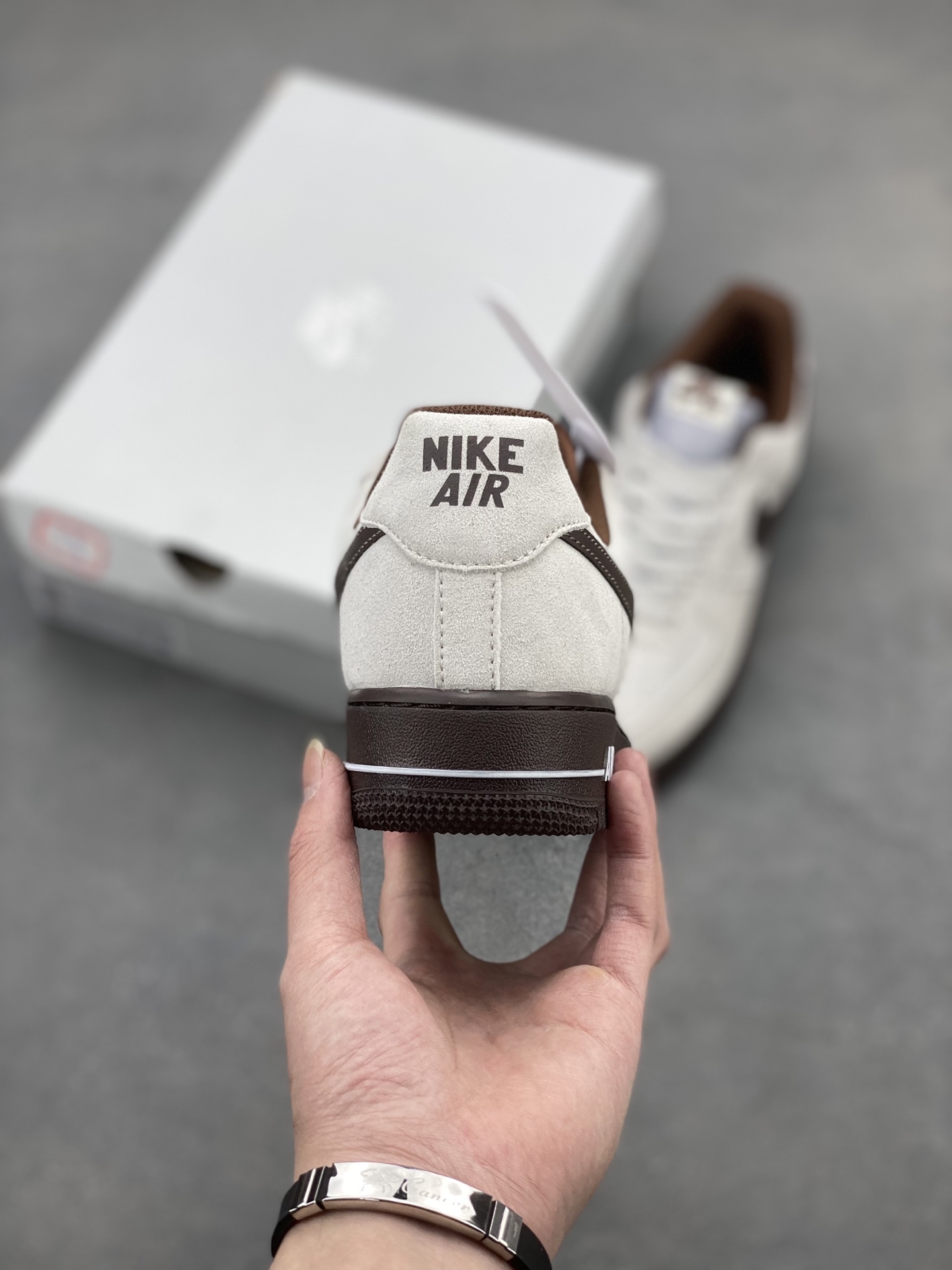 Nike Air Force 1 '07 Low Beige Brown HQ3458-104 Casual Sneakers 5 i1741710496106 9108 0 3