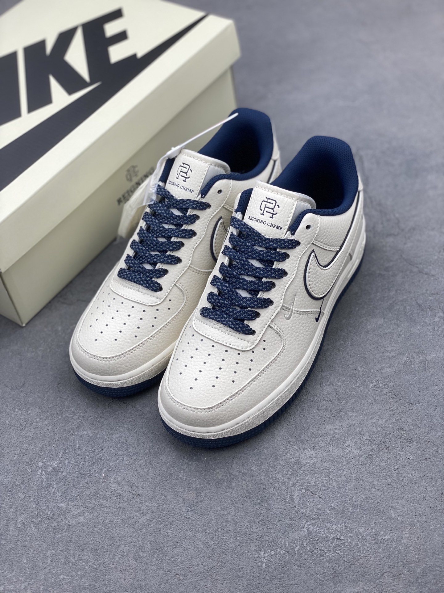 Nike Air Force 1 '07 Low Cream/Navy Casual Sneakers RC2369-176 9 i1741710602964 8646 0 7
