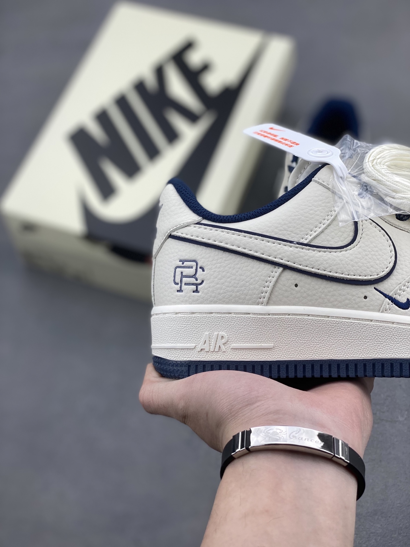 Nike Air Force 1 '07 Low Cream/Navy Casual Sneakers RC2369-176 6 i1741710609708 6824 0 4