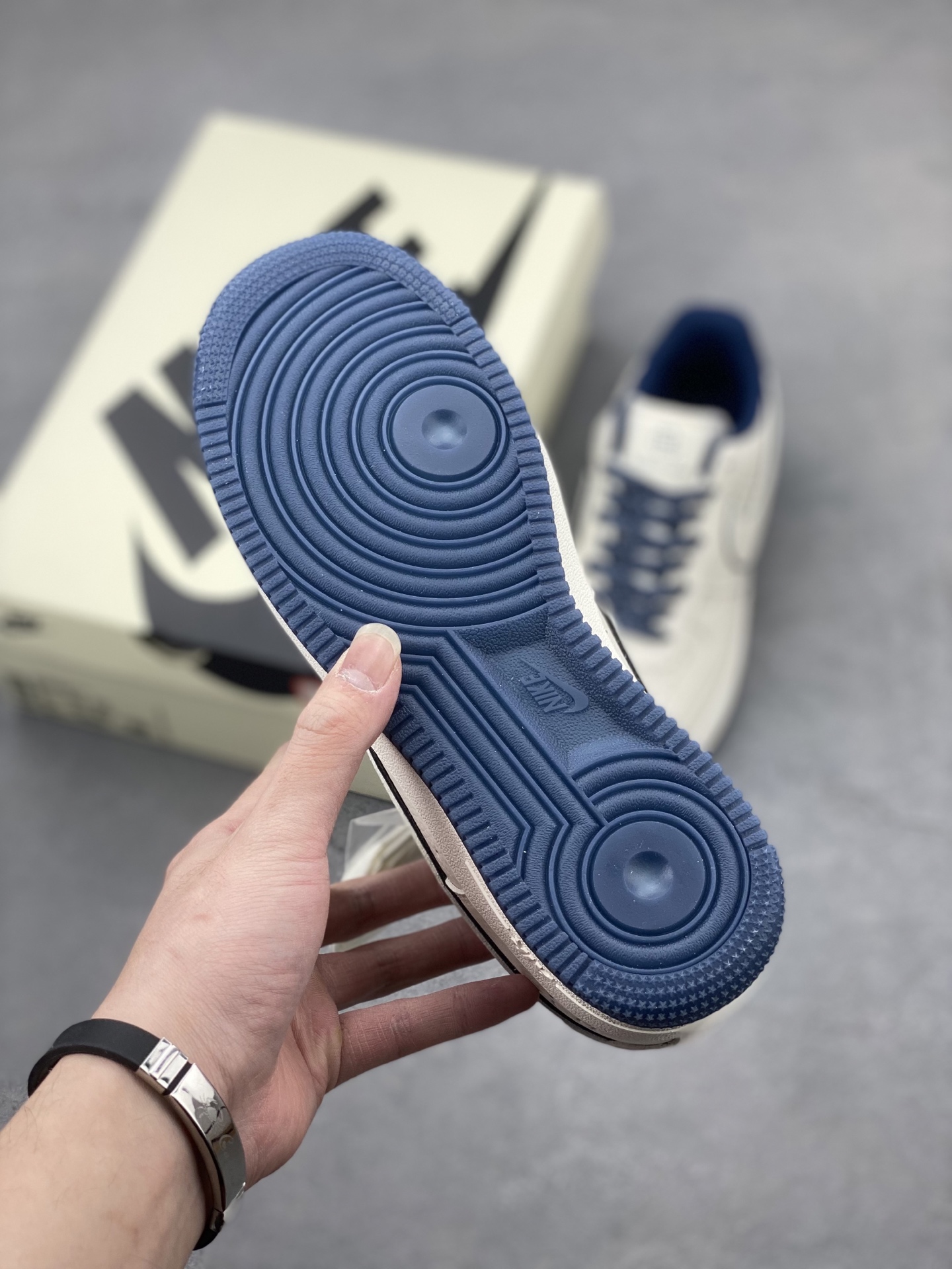 Nike Air Force 1 '07 Low Cream/Navy Casual Sneakers RC2369-176 7 i1741710610535 5420 0 5