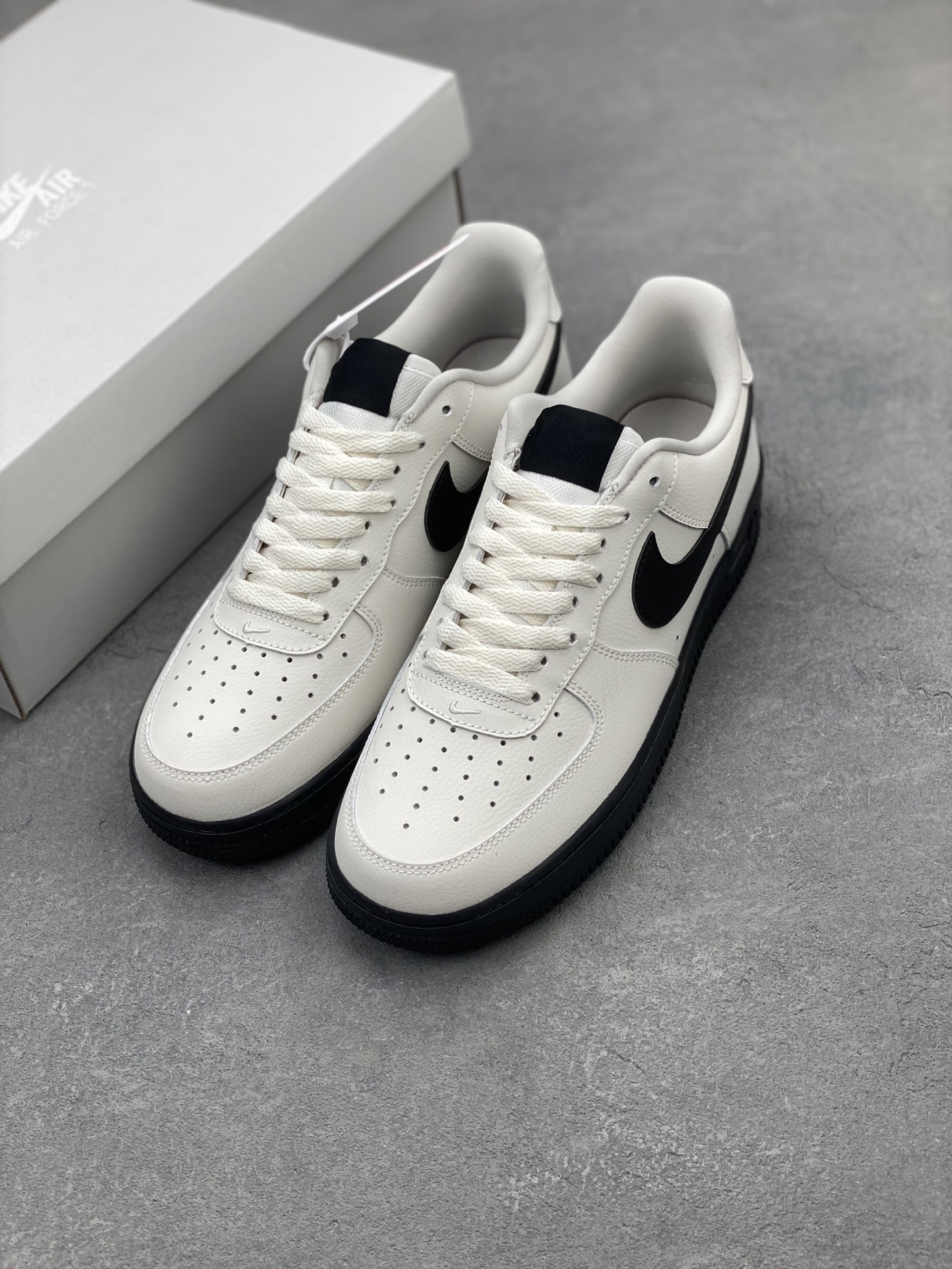 Nike Air Force 1 '07 Low-Top Sneakers - Black & White, HJ7180-030 9 i1741710708957 5231 0 7