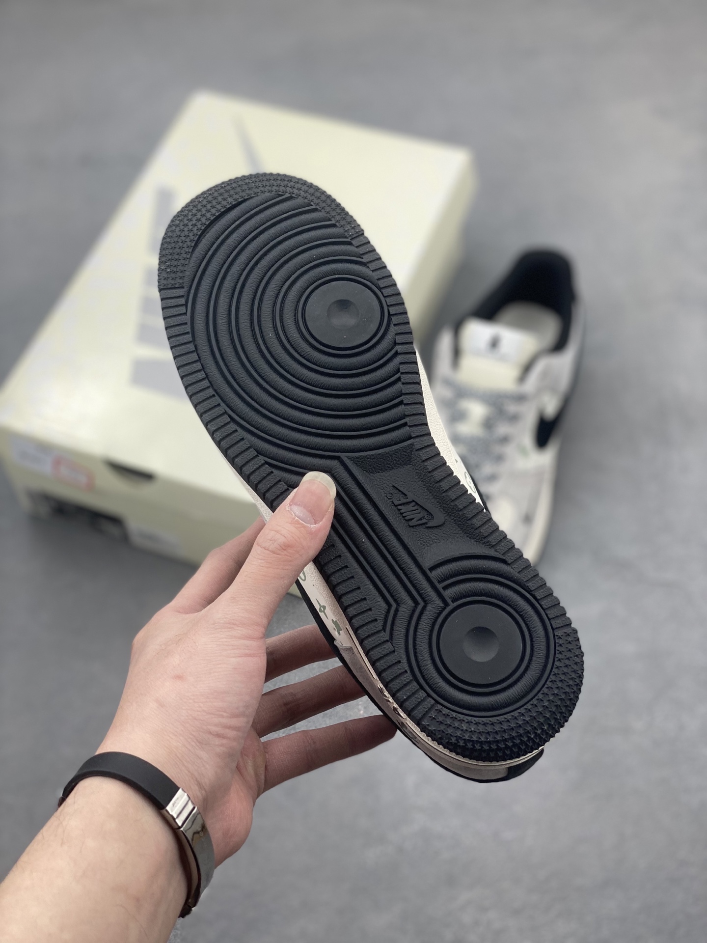 Nike Air Force 1 '07 Low Grey Black Bear Limited Edition Sneakers 6 i1742057312054 478 0 5