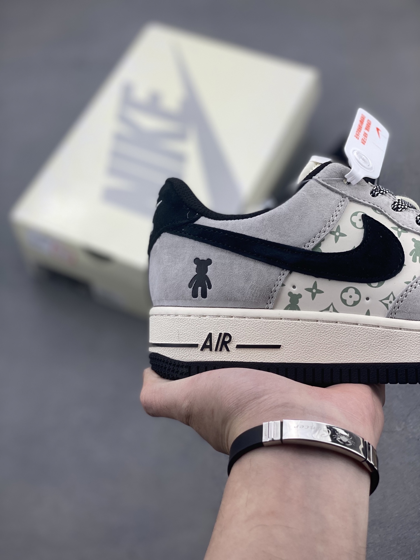 Nike Air Force 1 '07 Low Grey Black Bear Limited Edition Sneakers 5 i1742057314495 4181 0 4