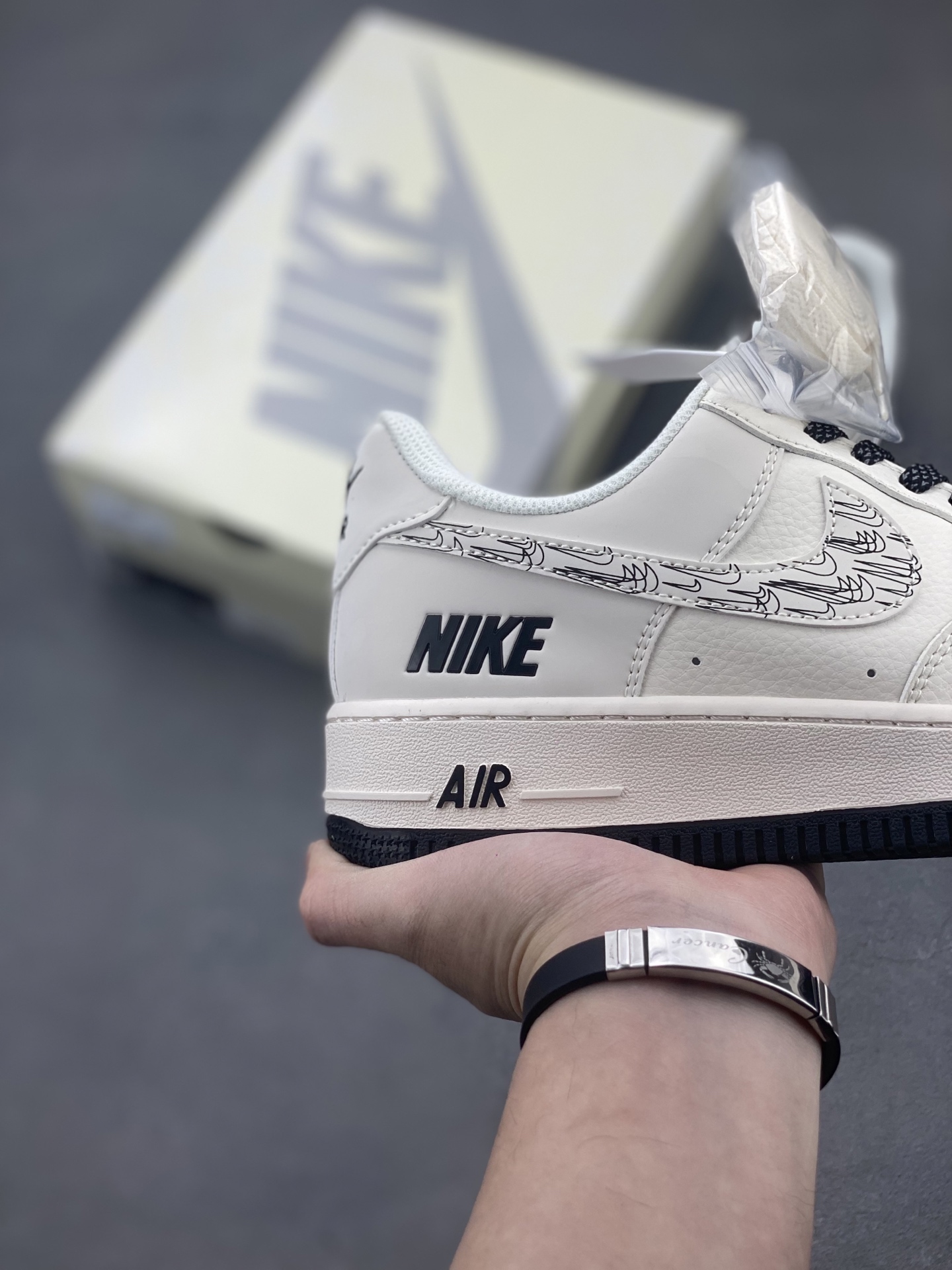Nike Air Force 1 '07 Low 'Nike Collab' Casual Sneakers - Limited Edition 6 i1742057433010 4155 0 4