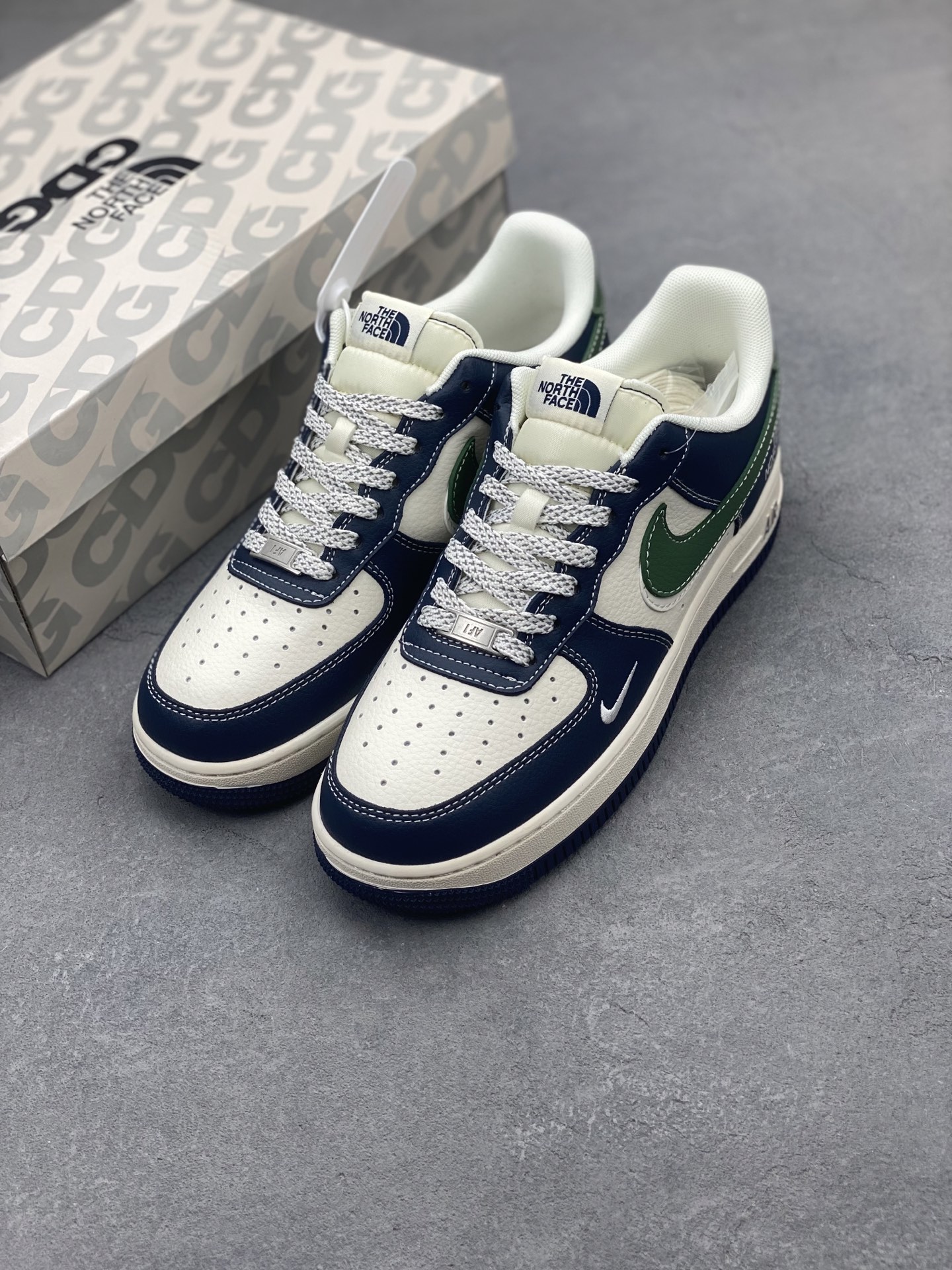 Nike Air Force 1 '07 Low The North Face Collab Black Green HD2258-005 Sneakers 9 i1742057715688 2404 0 7